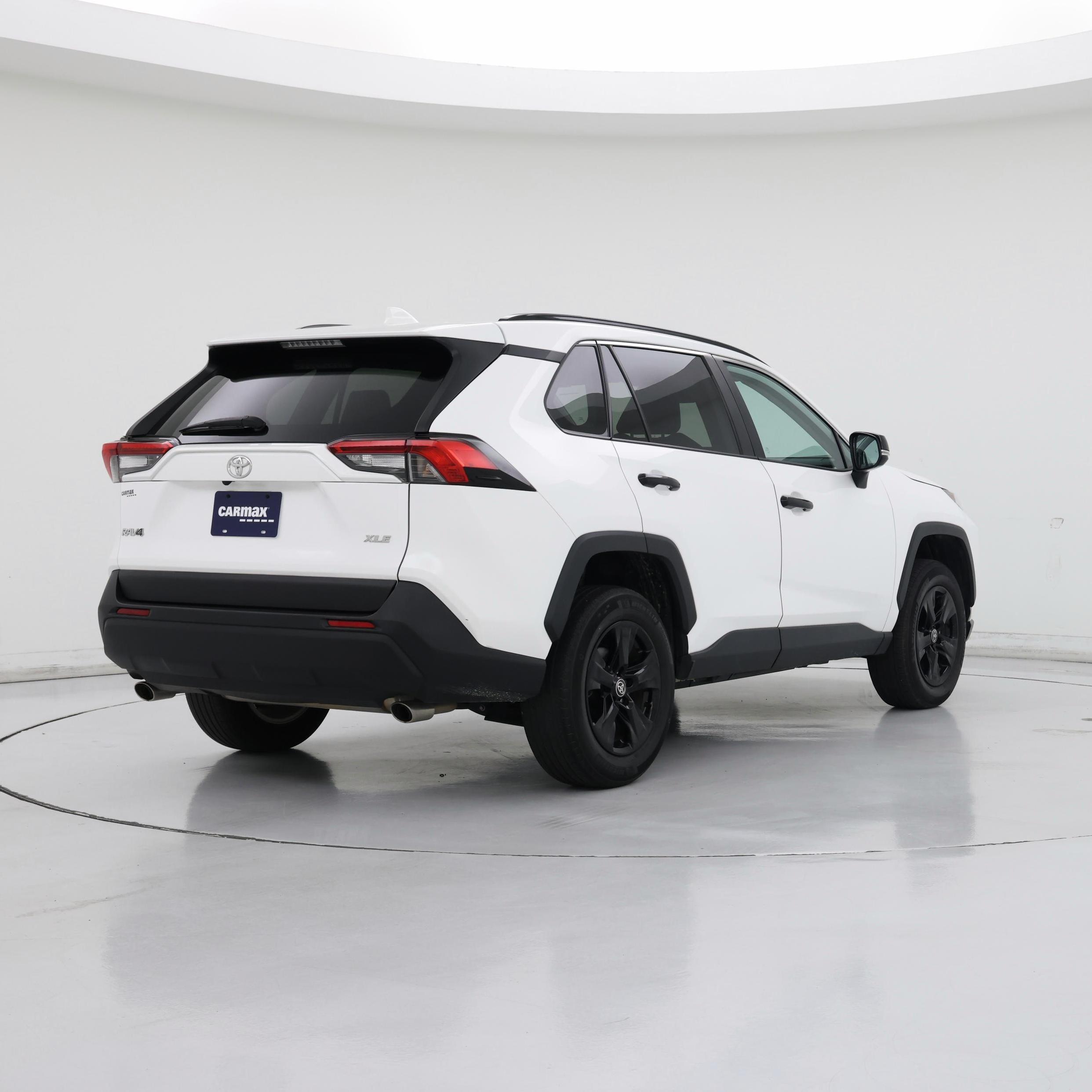 Thumbnail: 2022 Toyota RAV4 - 8