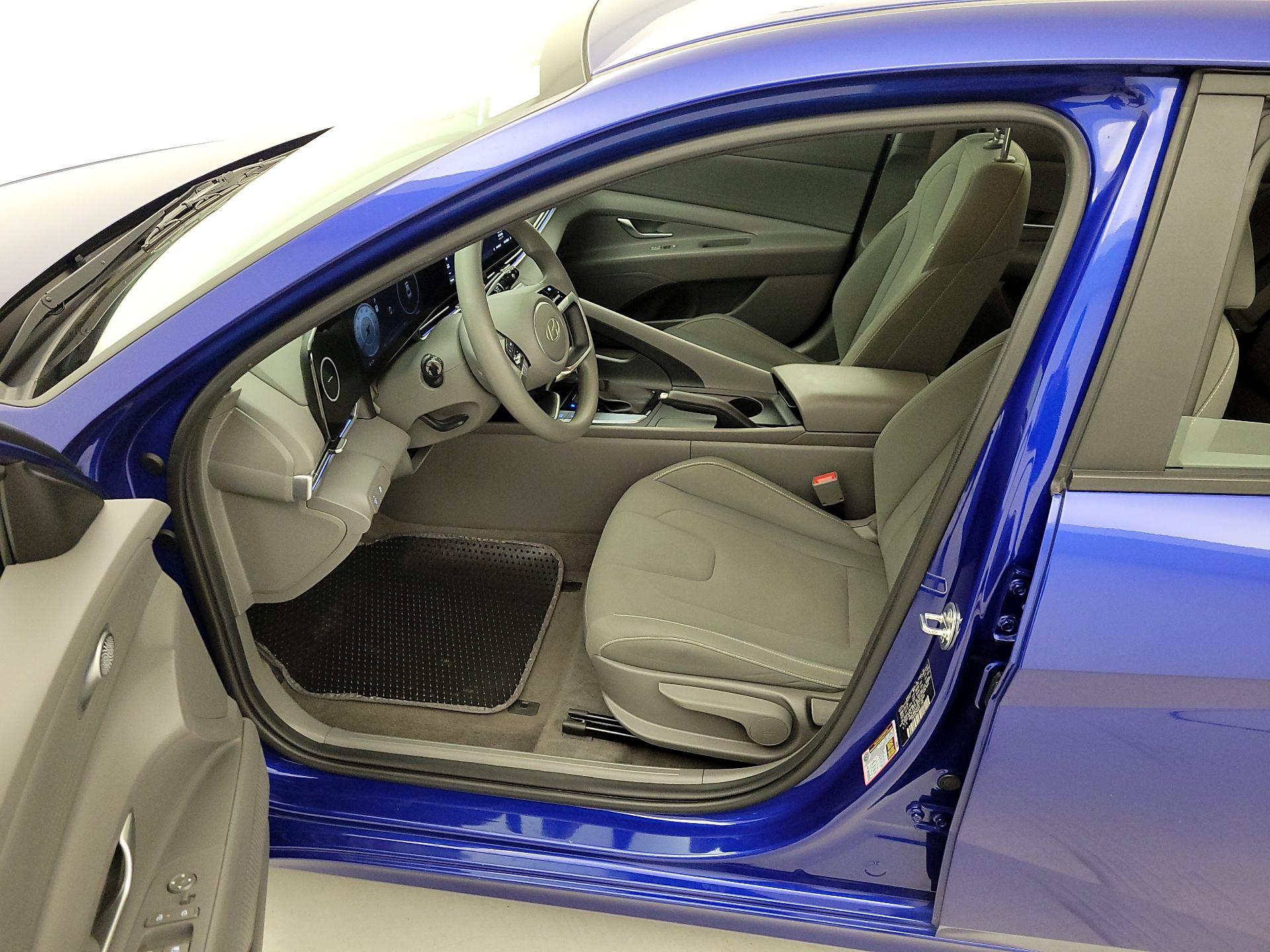 Thumbnail: 2024 Hyundai Elantra - 11