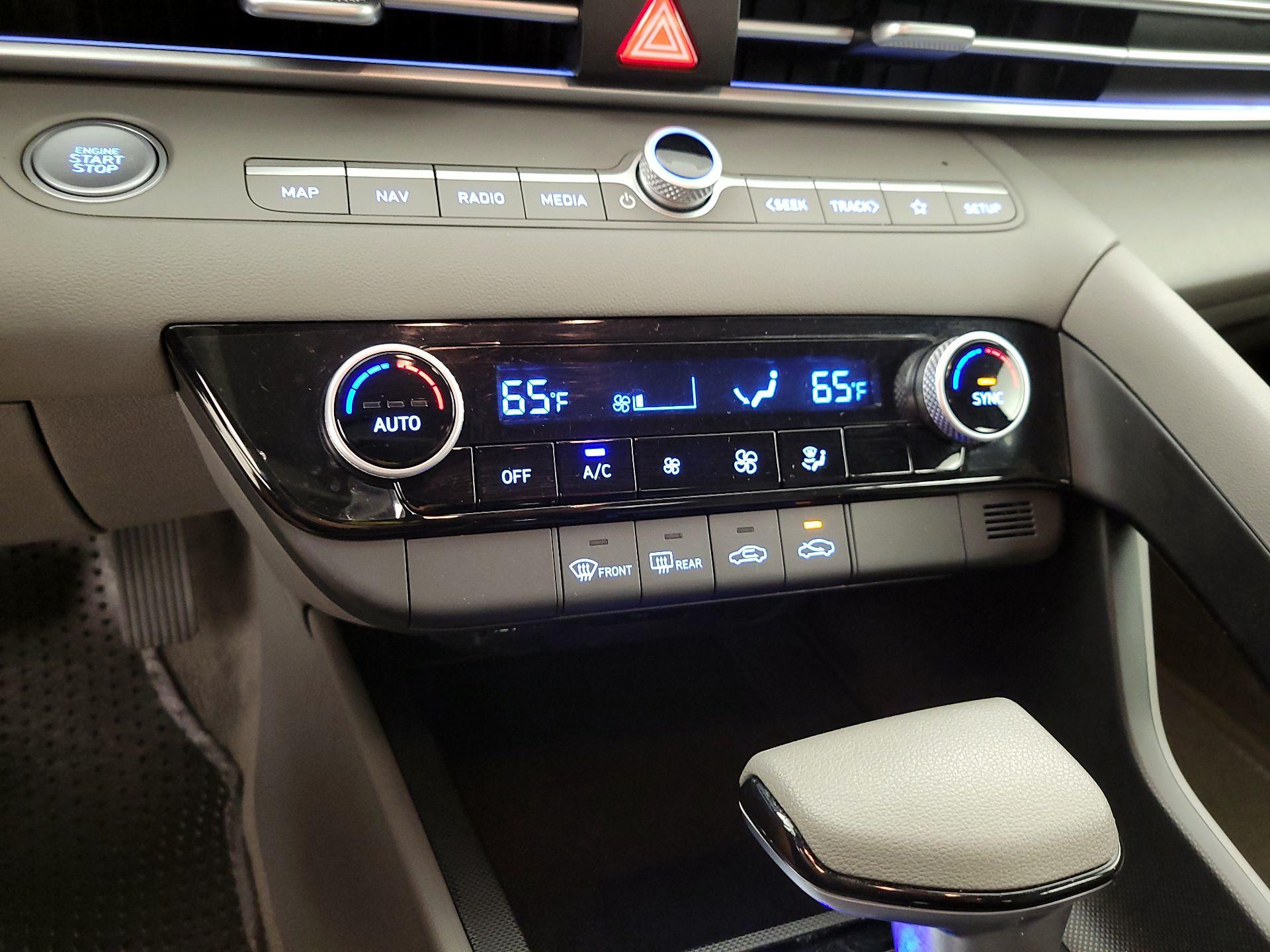 Thumbnail: 2024 Hyundai Elantra - 17