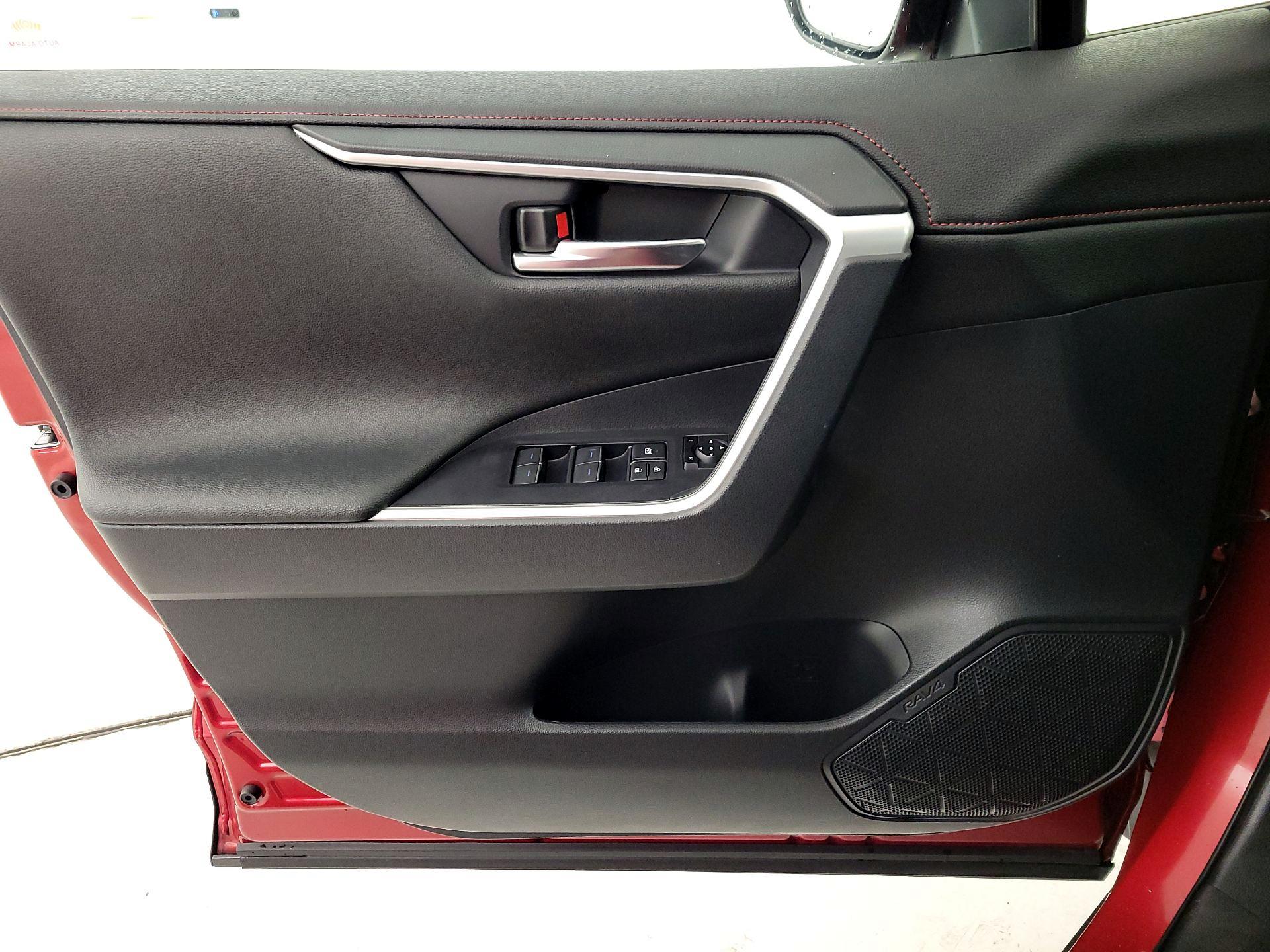 Thumbnail: 2023 Toyota RAV4 - 10