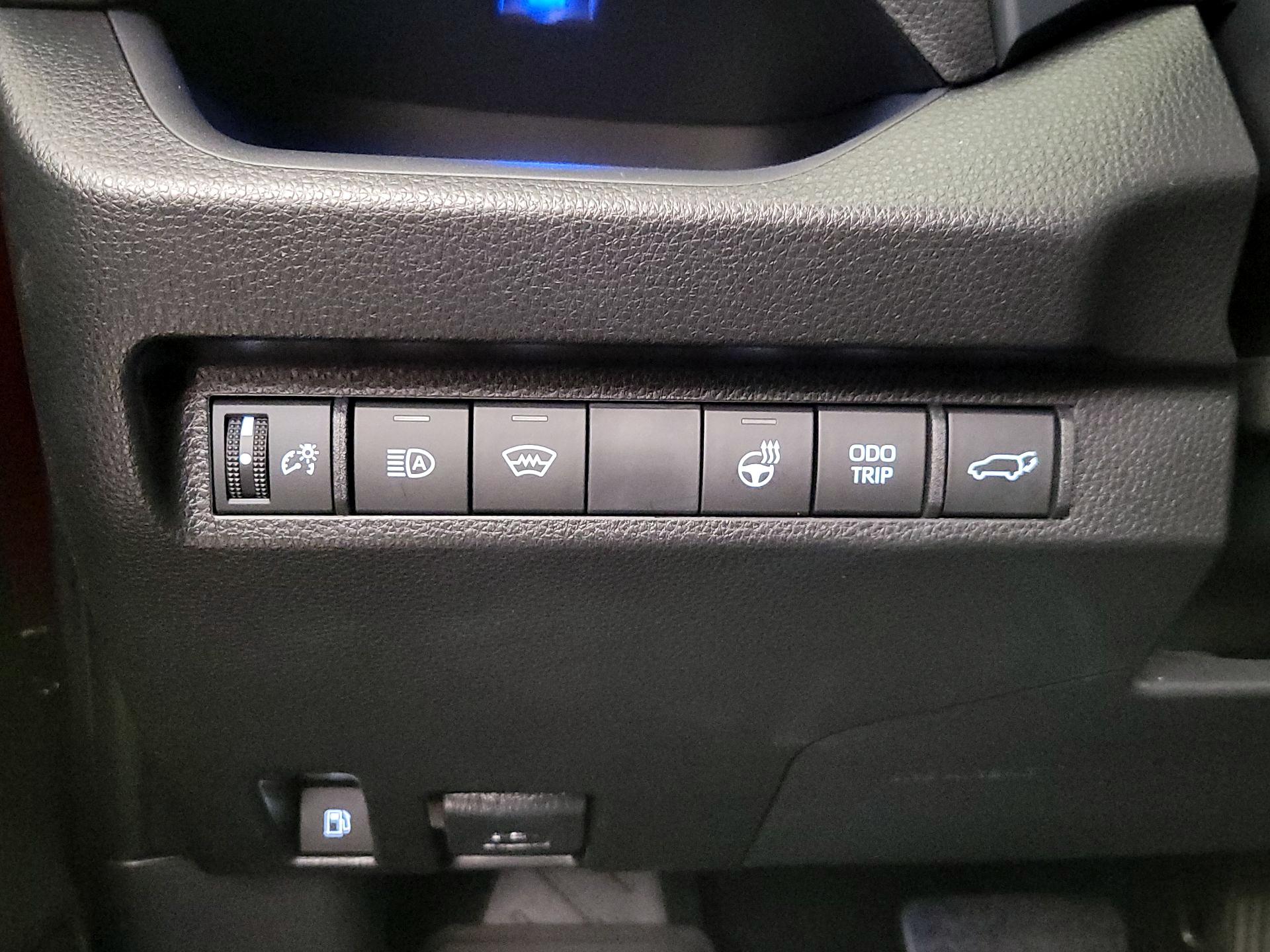 Thumbnail: 2023 Toyota RAV4 - 11