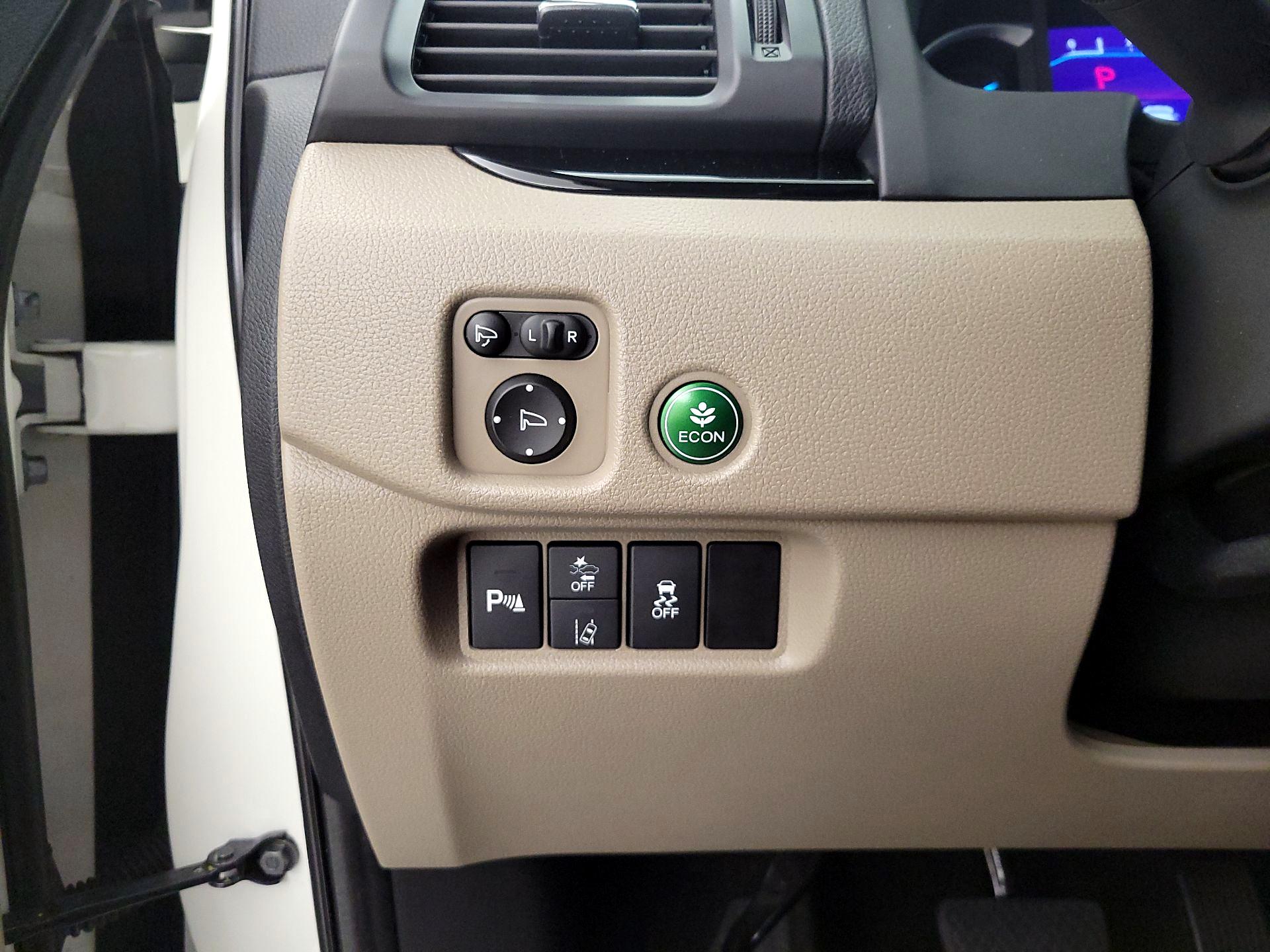 Thumbnail: 2019 Honda Pilot - 13