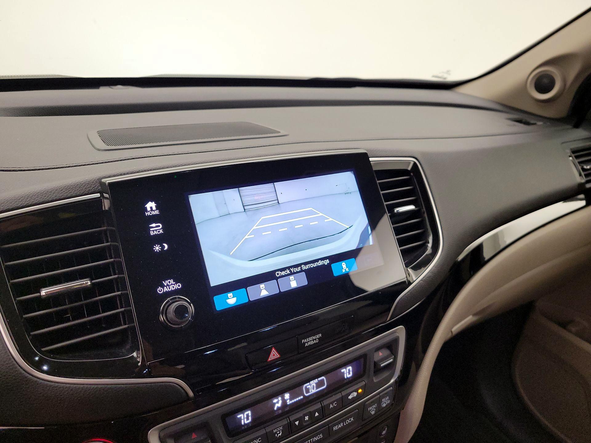 Thumbnail: 2019 Honda Pilot - 15