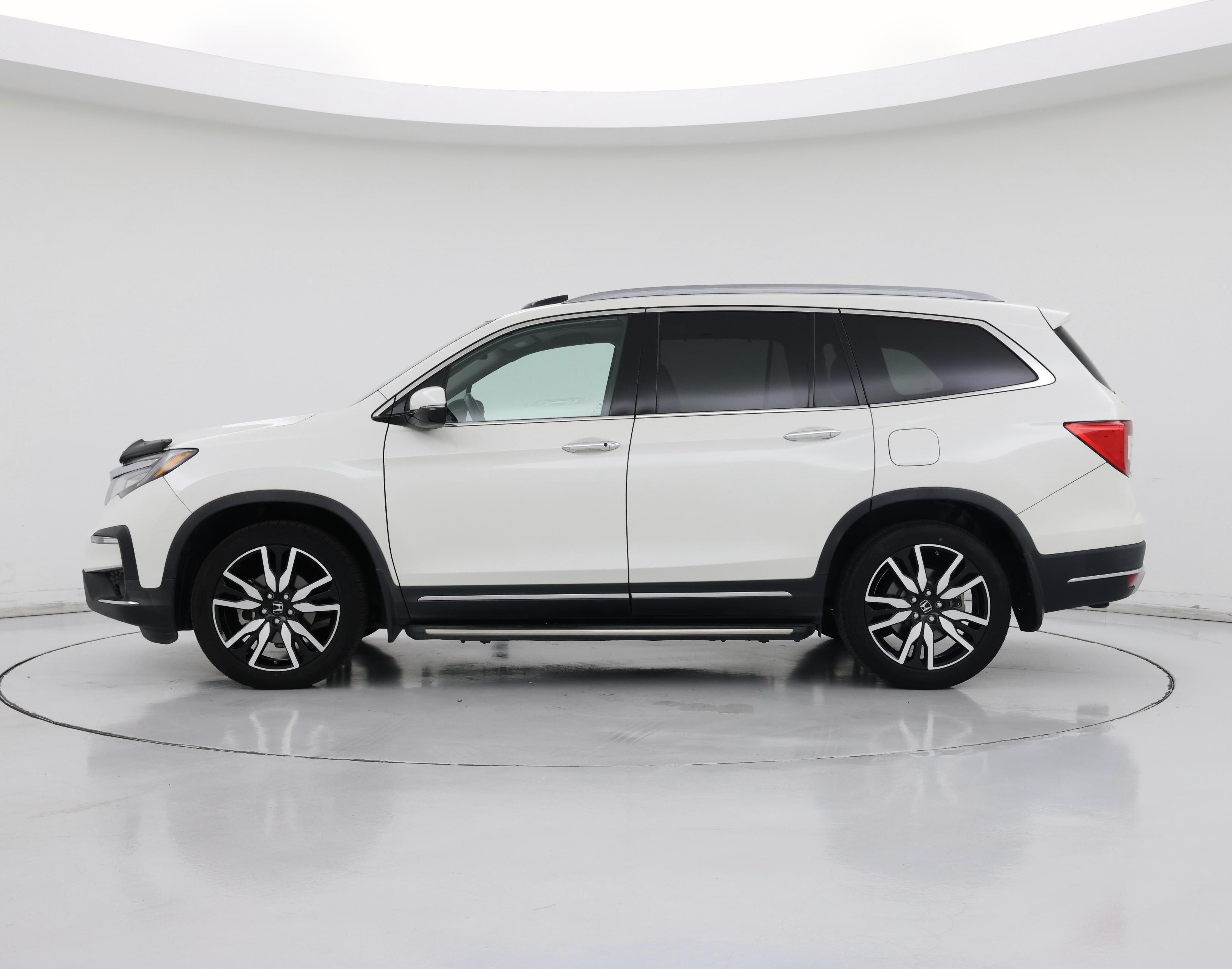 Thumbnail: 2019 Honda Pilot - 3