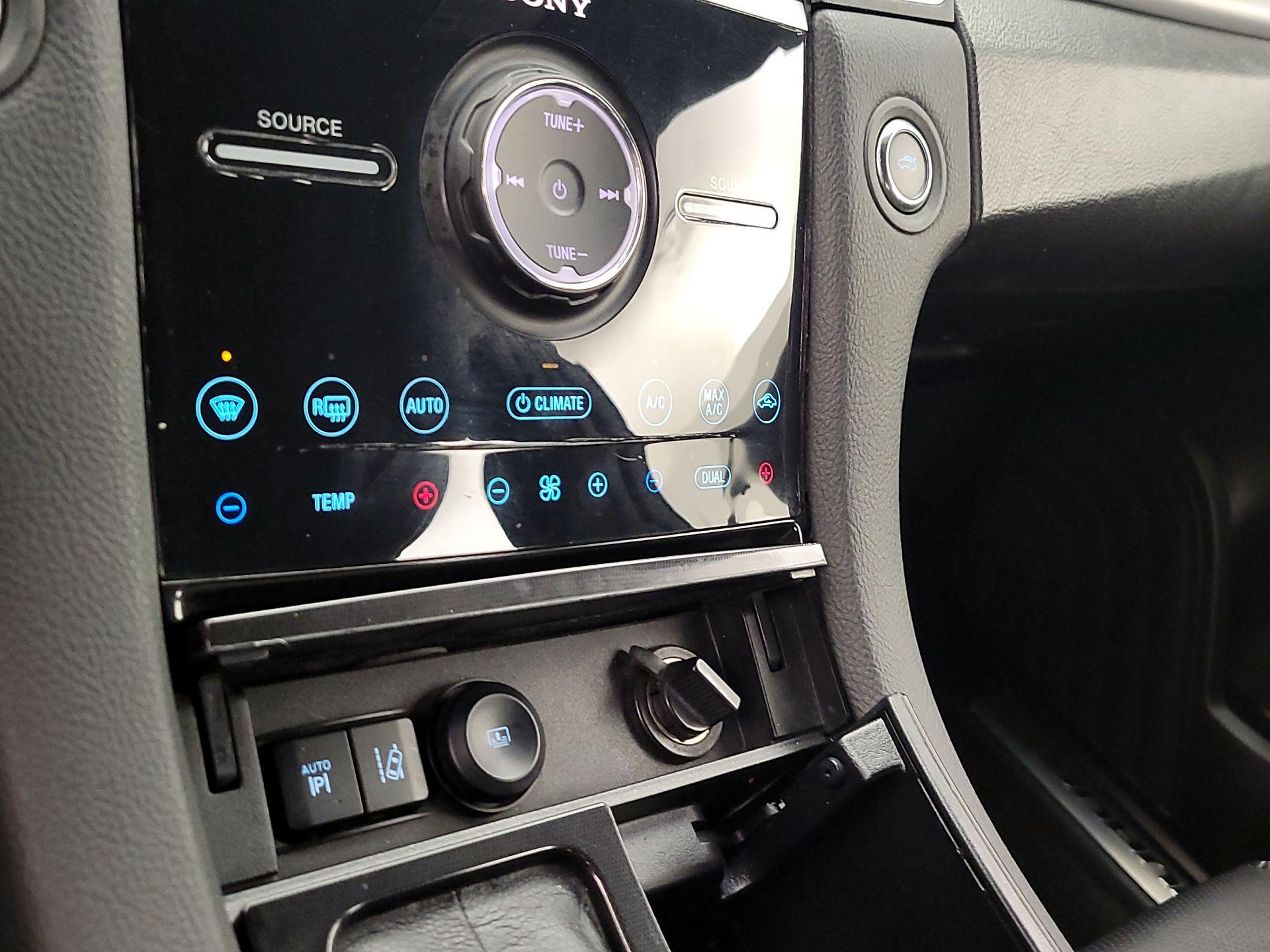 Thumbnail: 2018 Ford Taurus - 17