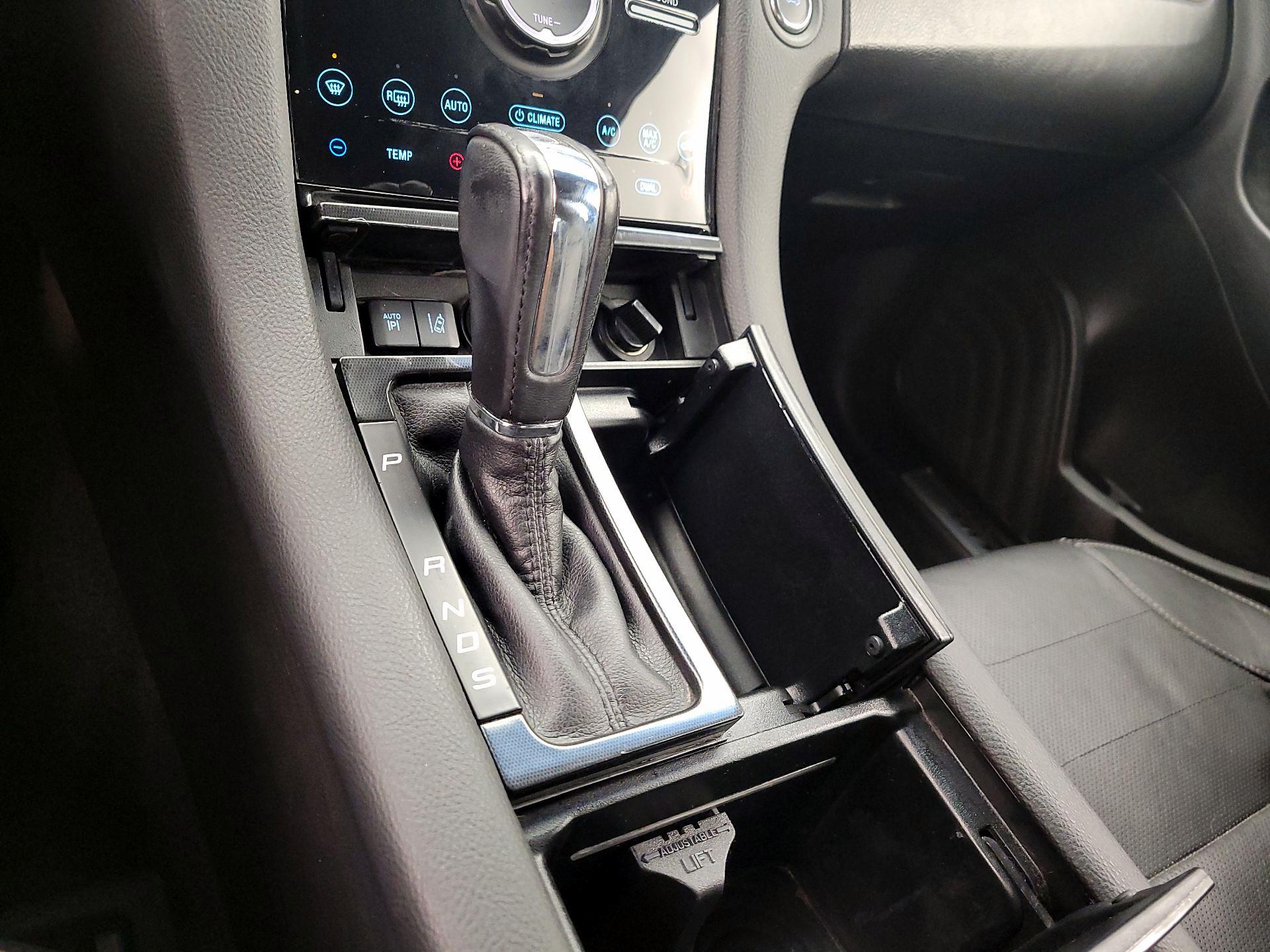 Thumbnail: 2018 Ford Taurus - 18