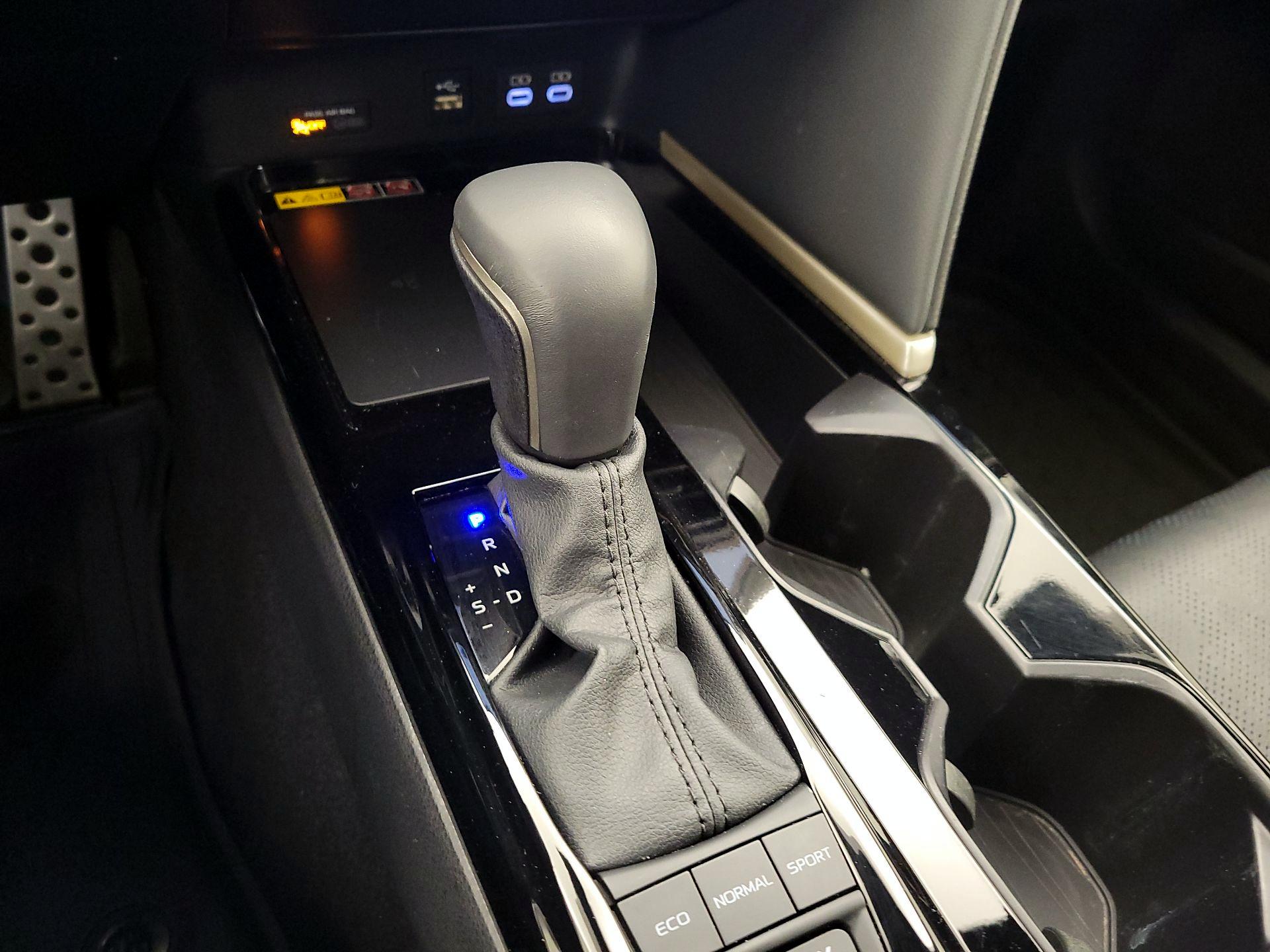 Thumbnail: 2025 Toyota Camry - 16