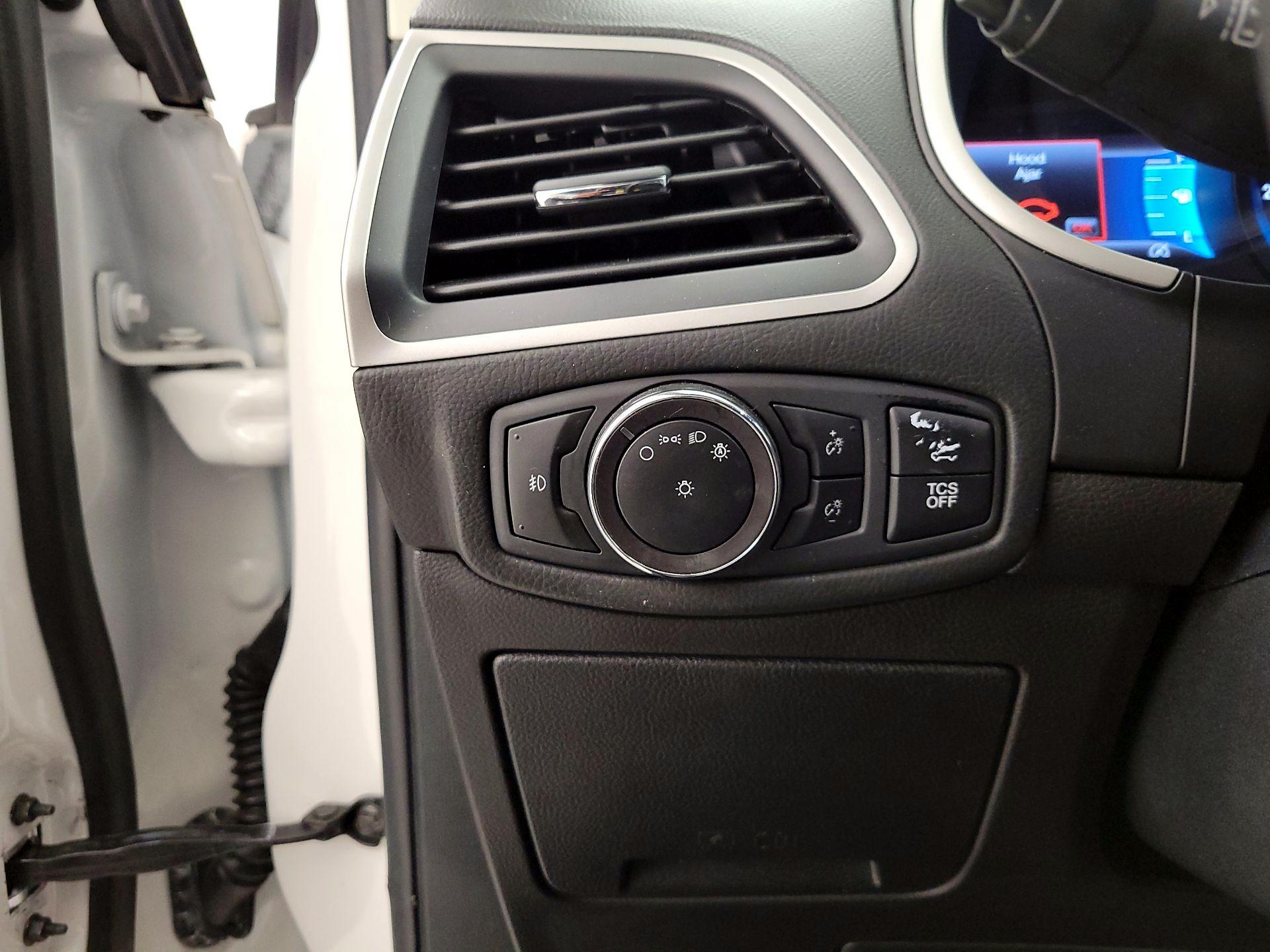 Thumbnail: 2019 Ford Edge - 13