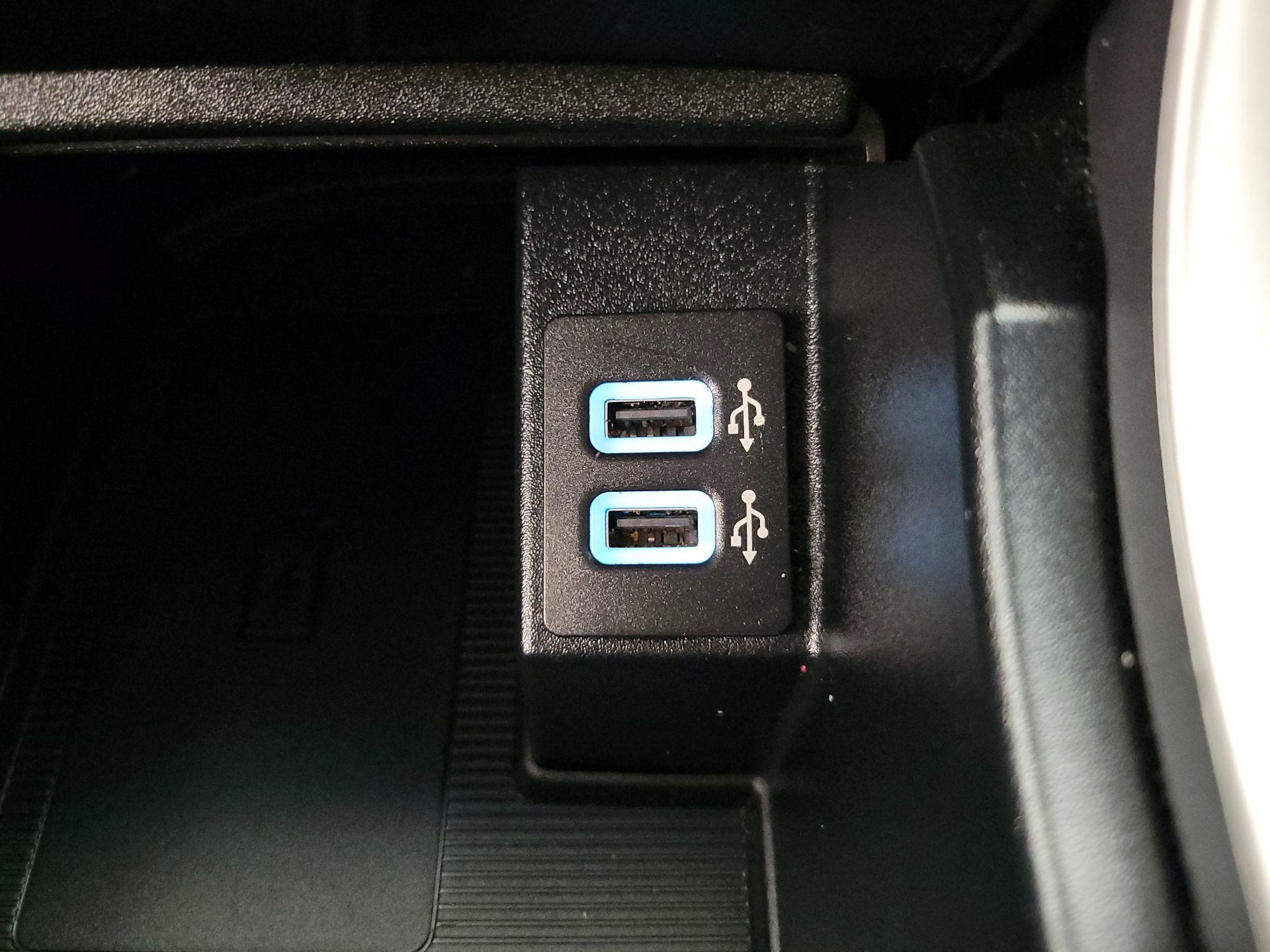 Thumbnail: 2019 Ford Edge - 19