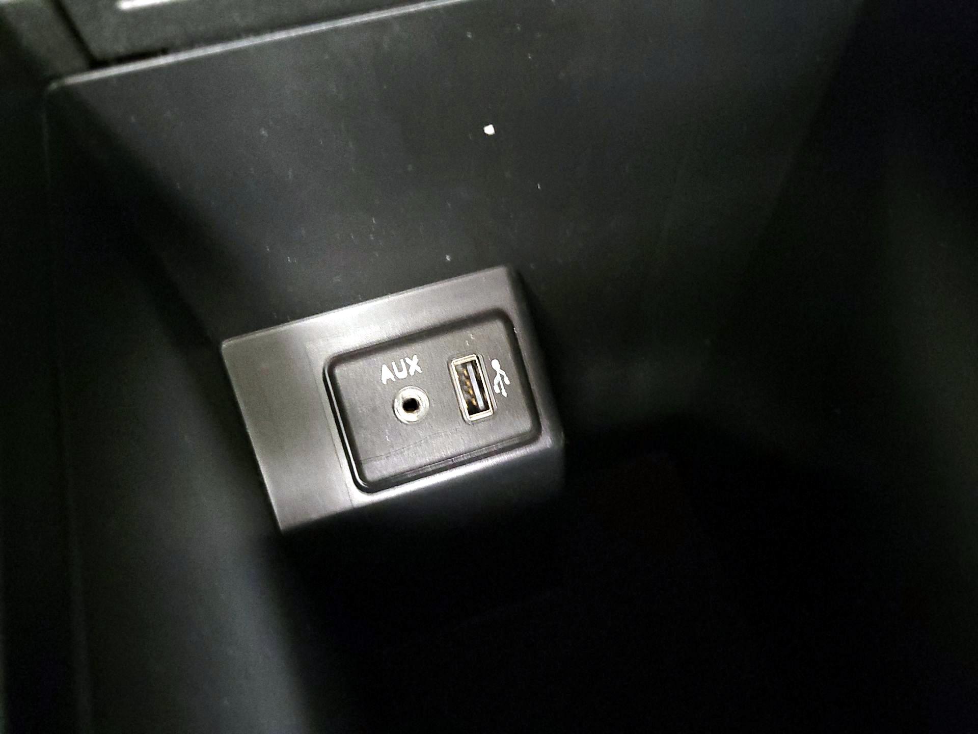 Thumbnail: 2019 Nissan Sentra - 18