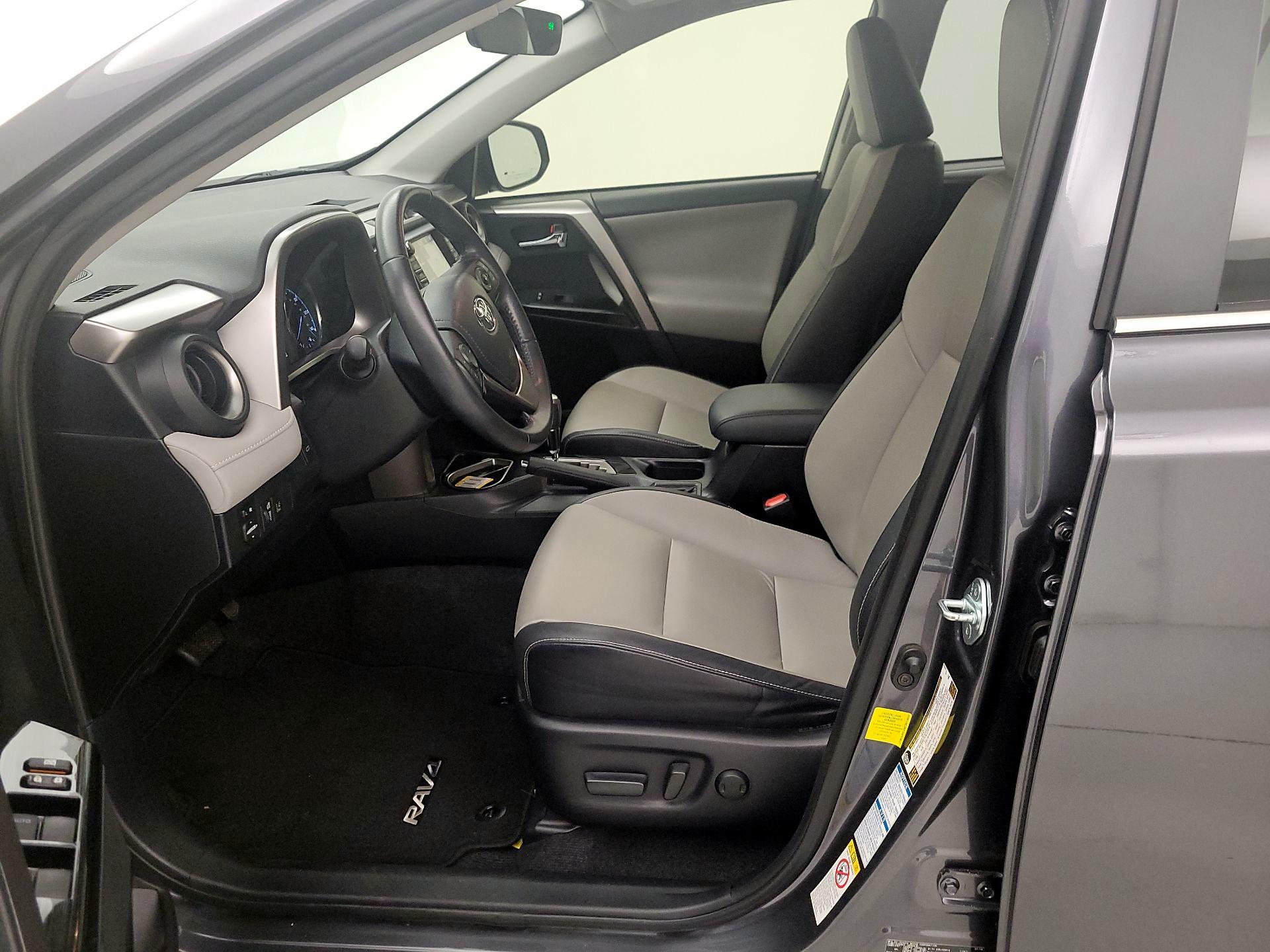 Thumbnail: 2016 Toyota RAV4 - 11