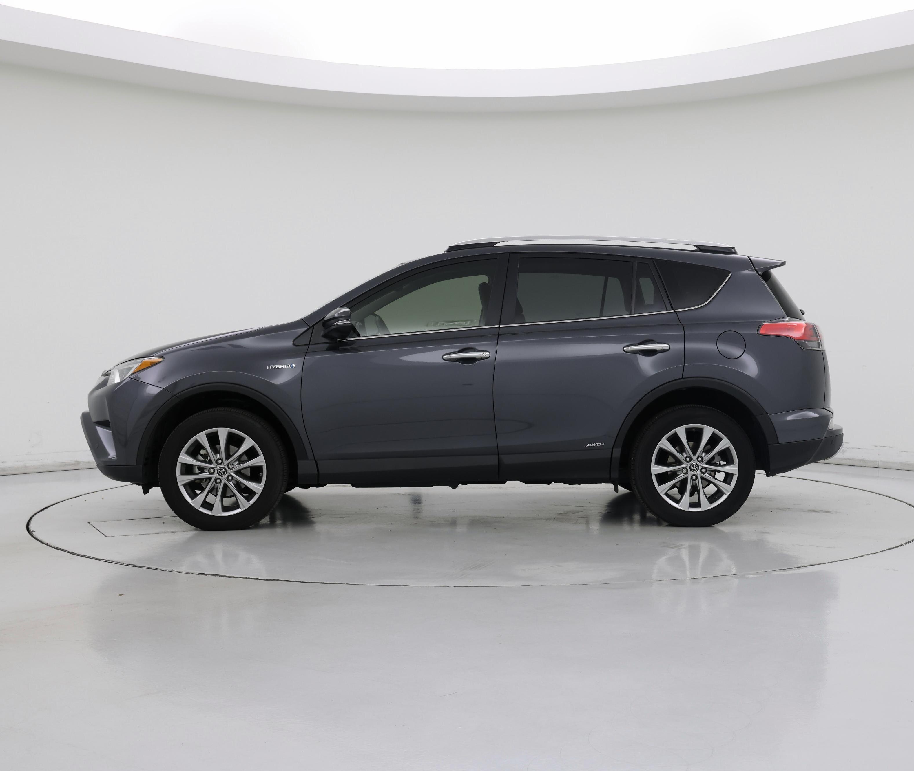 Thumbnail: 2016 Toyota RAV4 - 3