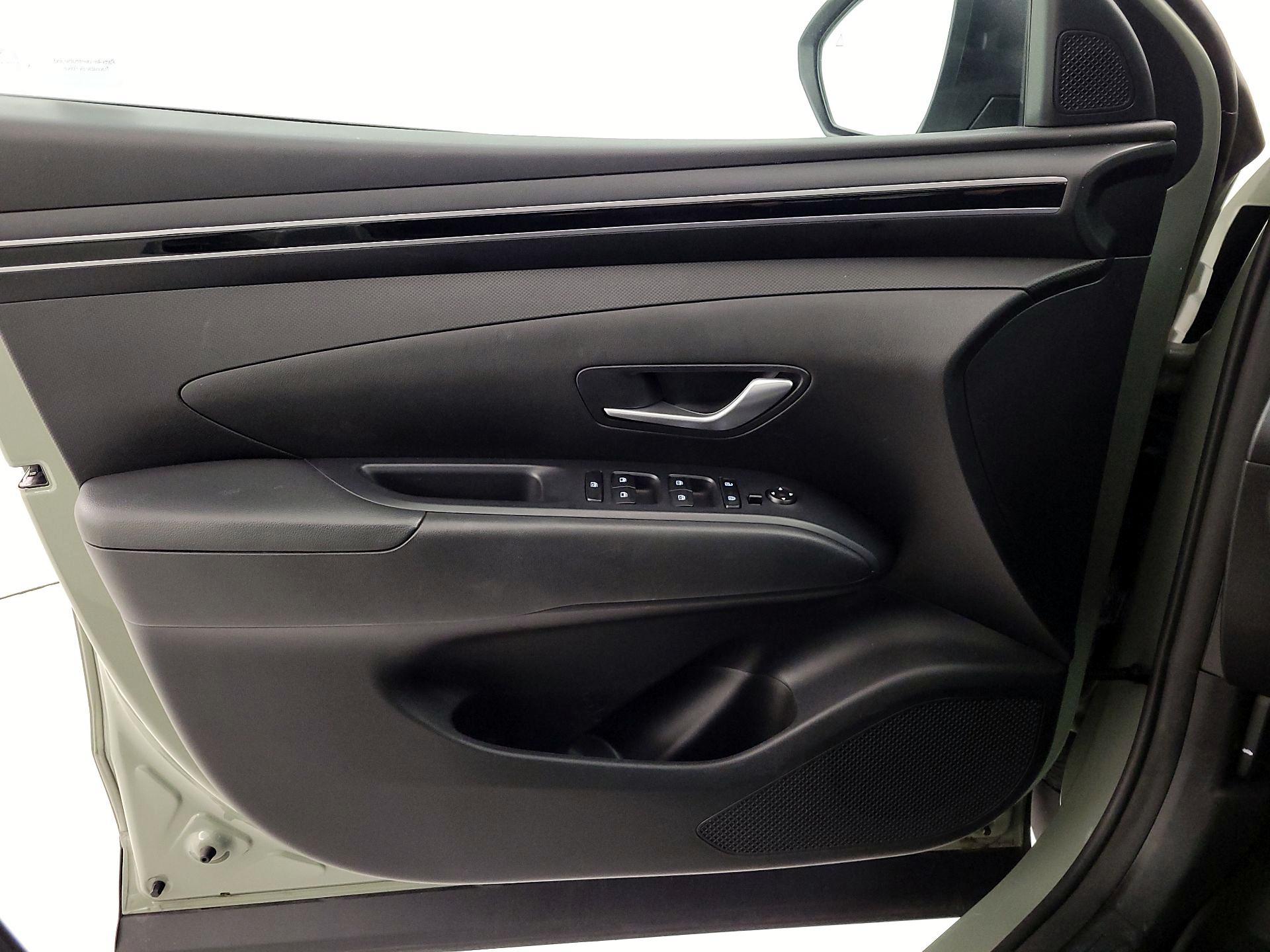 Thumbnail: 2023 Hyundai Santa Cruz - 12