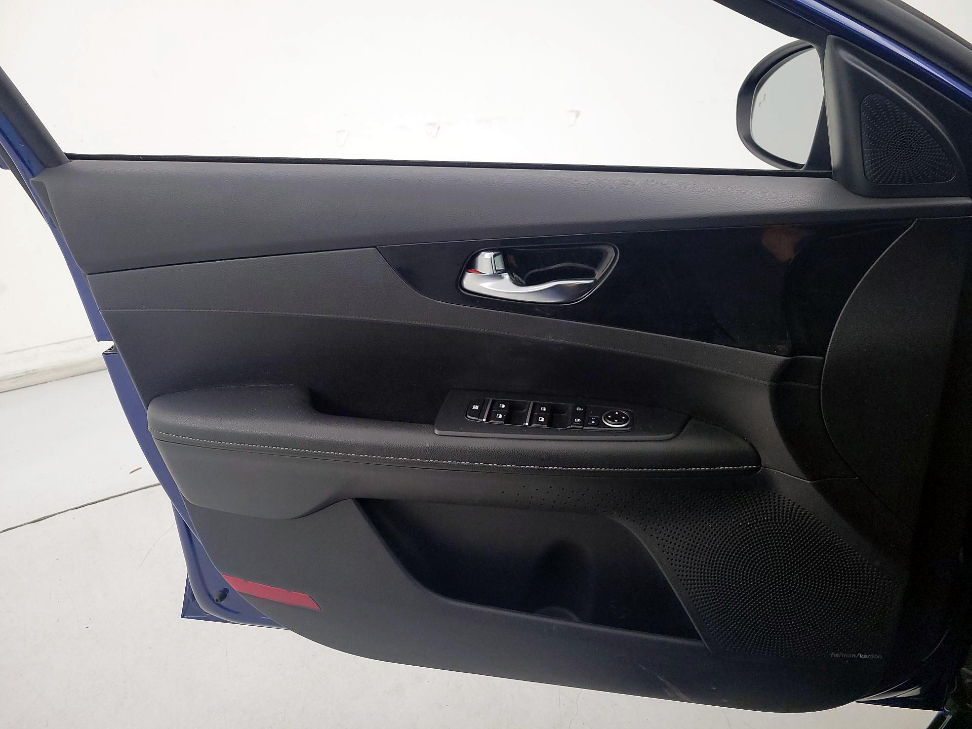 Thumbnail: 2021 Kia Forte - 12