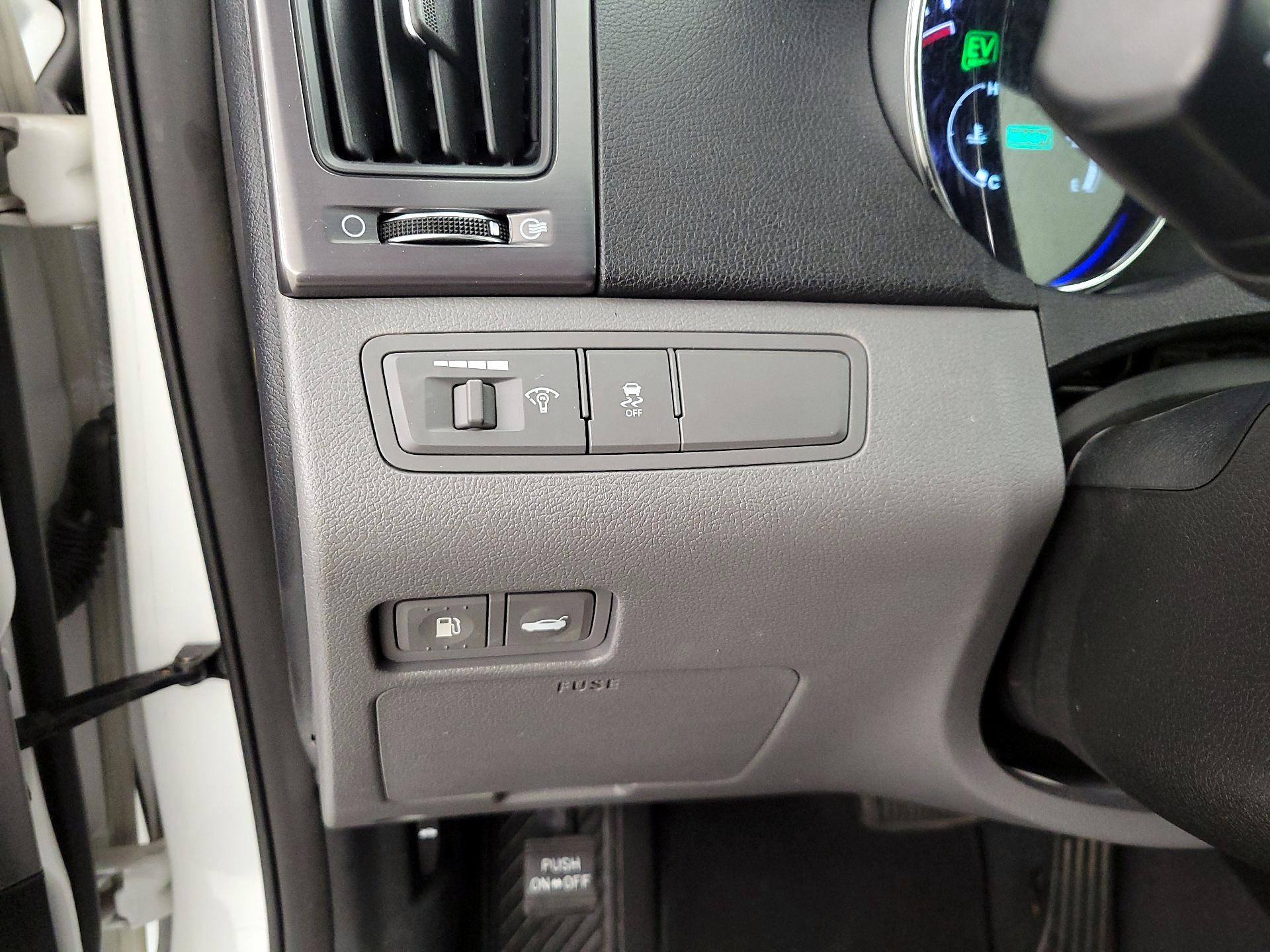 Thumbnail: 2015 Hyundai Sonata - 13