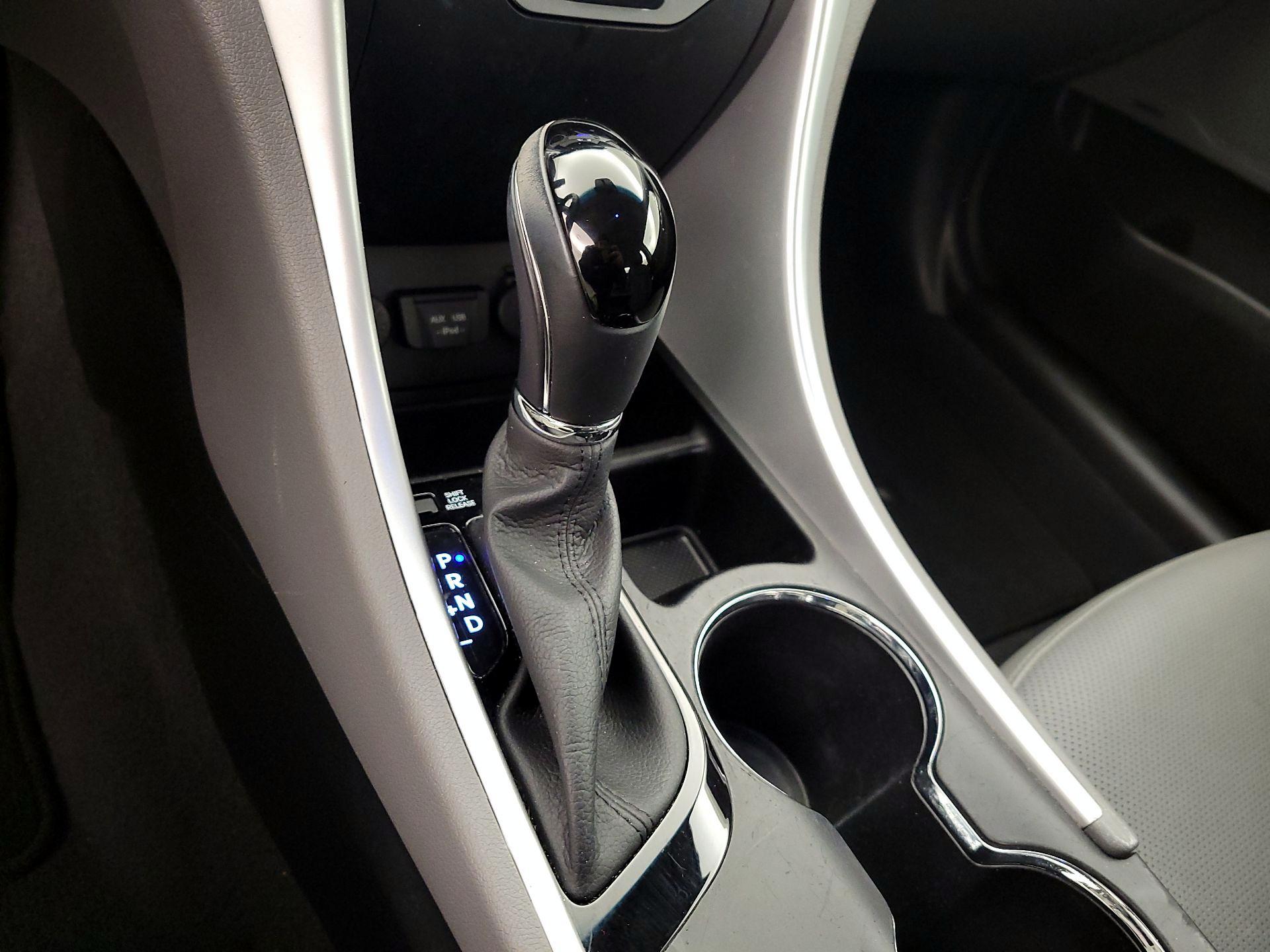 Thumbnail: 2015 Hyundai Sonata - 18