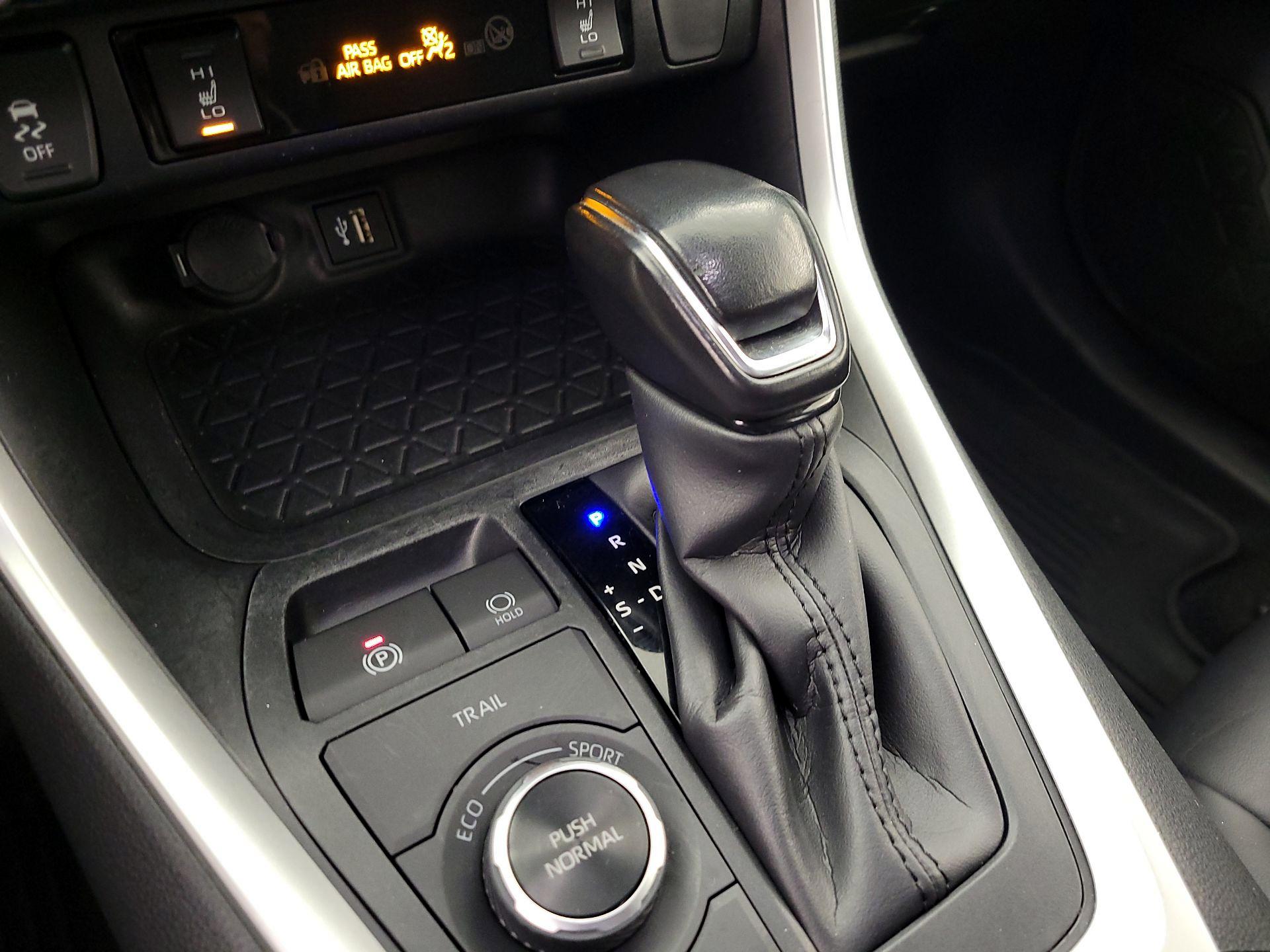 Thumbnail: 2023 Toyota RAV4 - 17