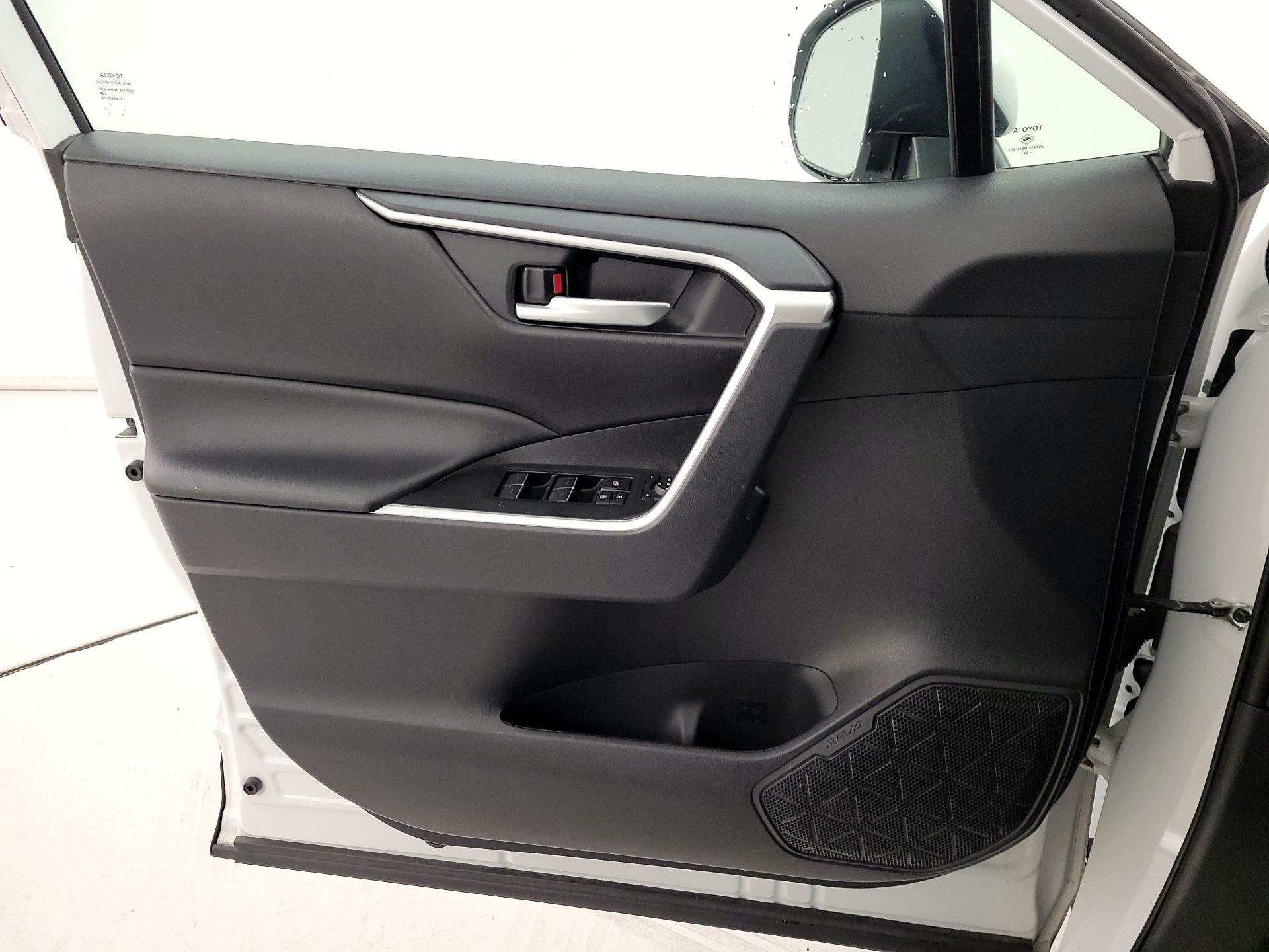 Thumbnail: 2024 Toyota RAV4 - 12