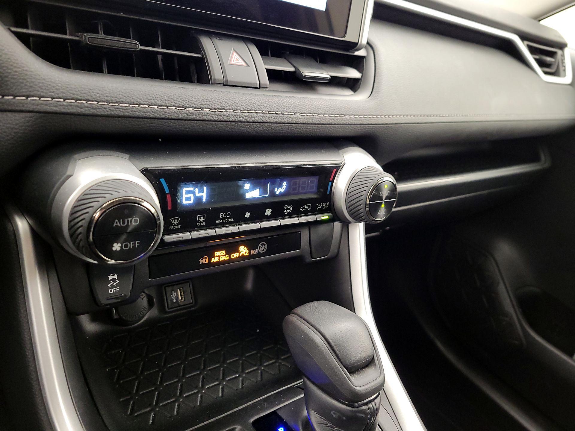 Thumbnail: 2024 Toyota RAV4 - 15