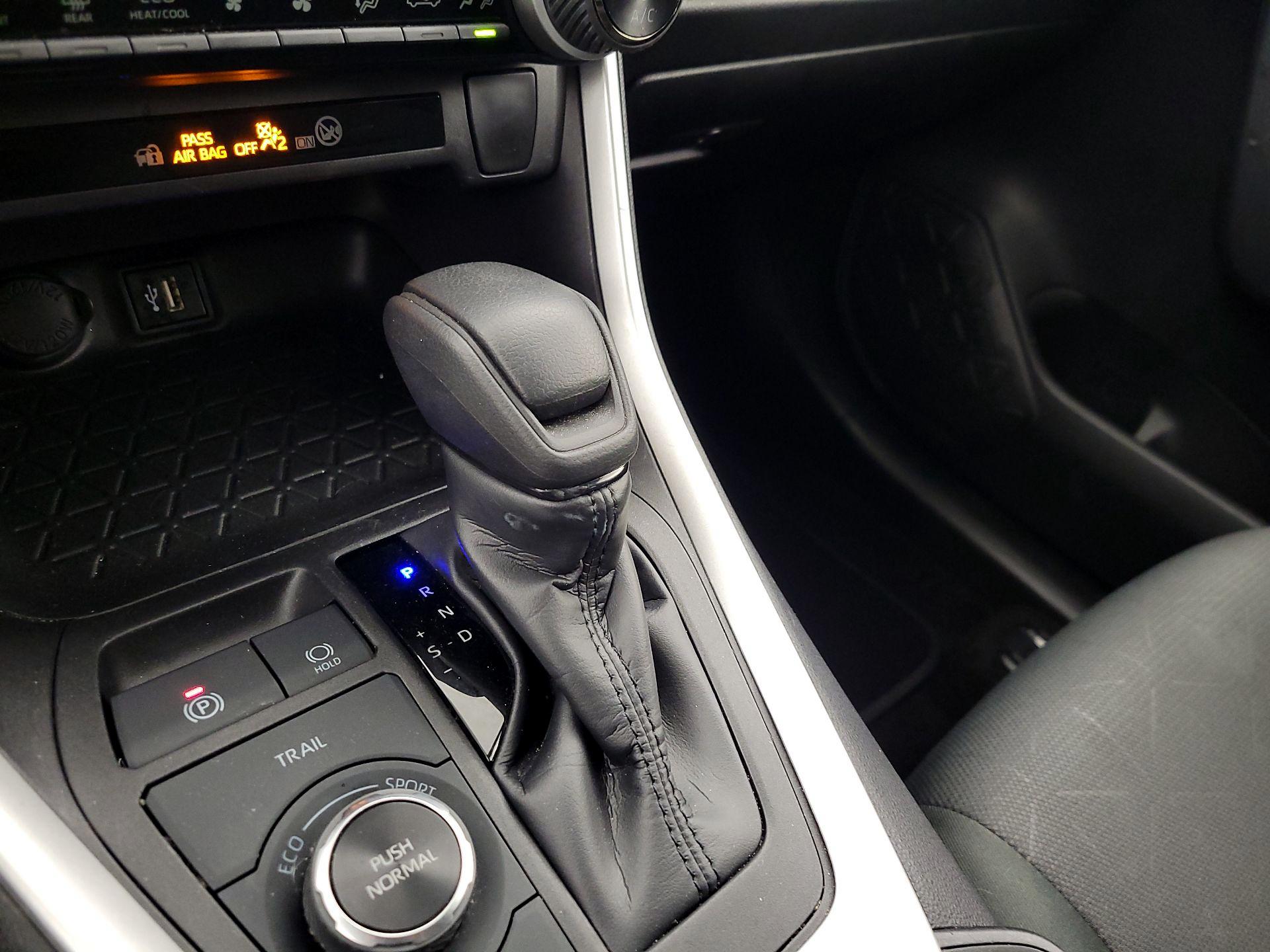 Thumbnail: 2024 Toyota RAV4 - 16