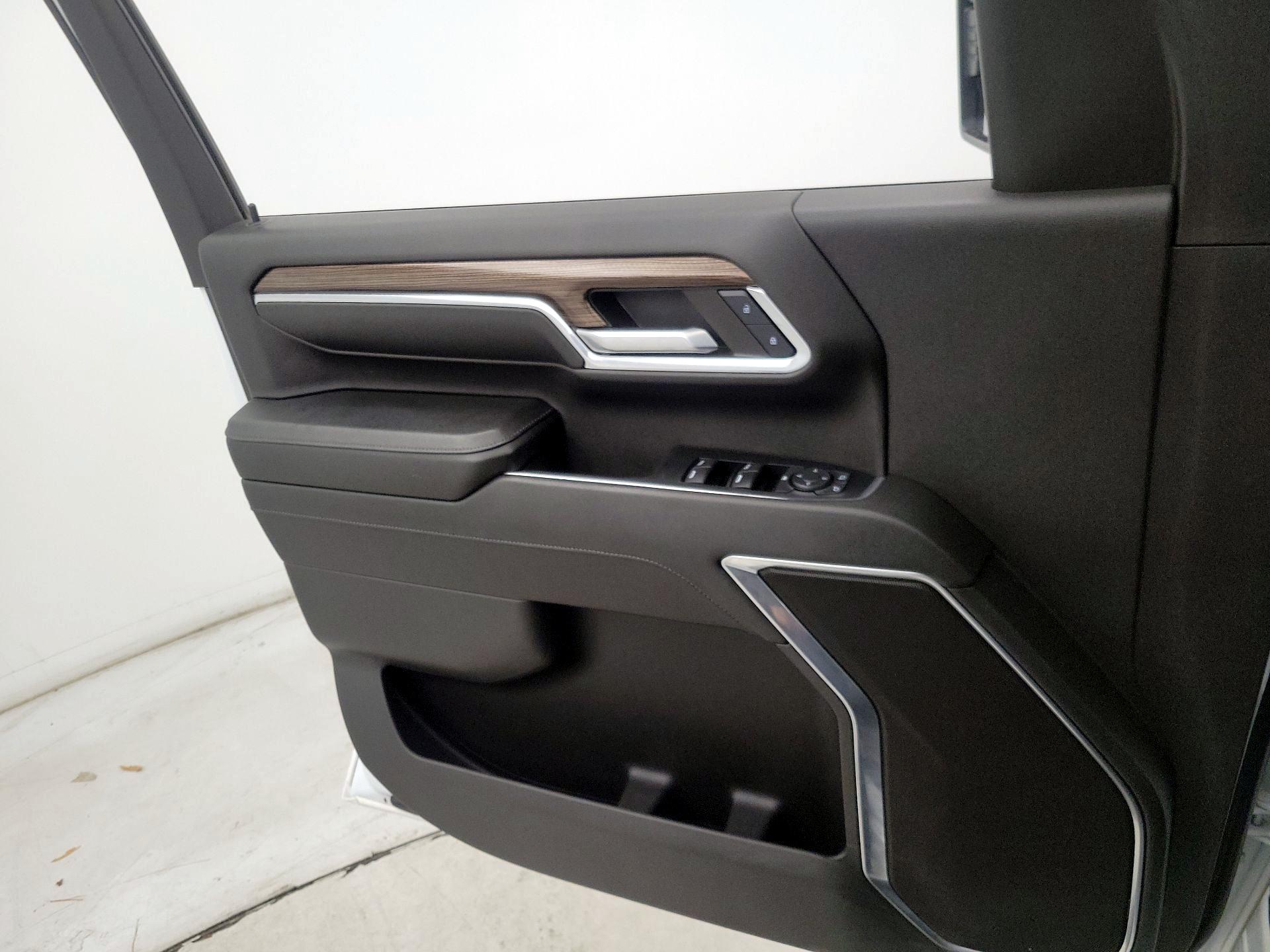 Thumbnail: 2024 Chevrolet Silverado 2500 - 12