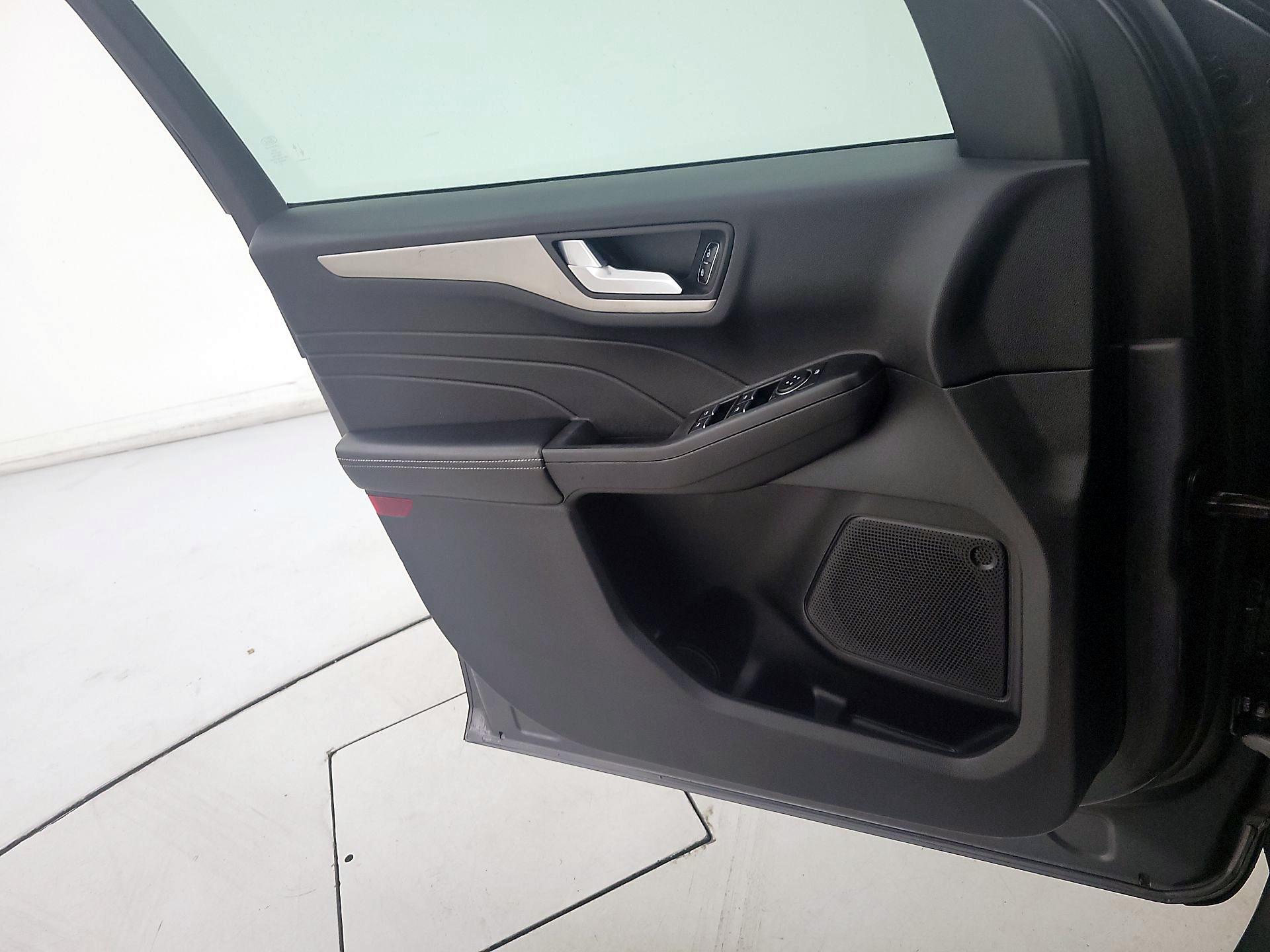 Thumbnail: 2021 Ford Escape - 12