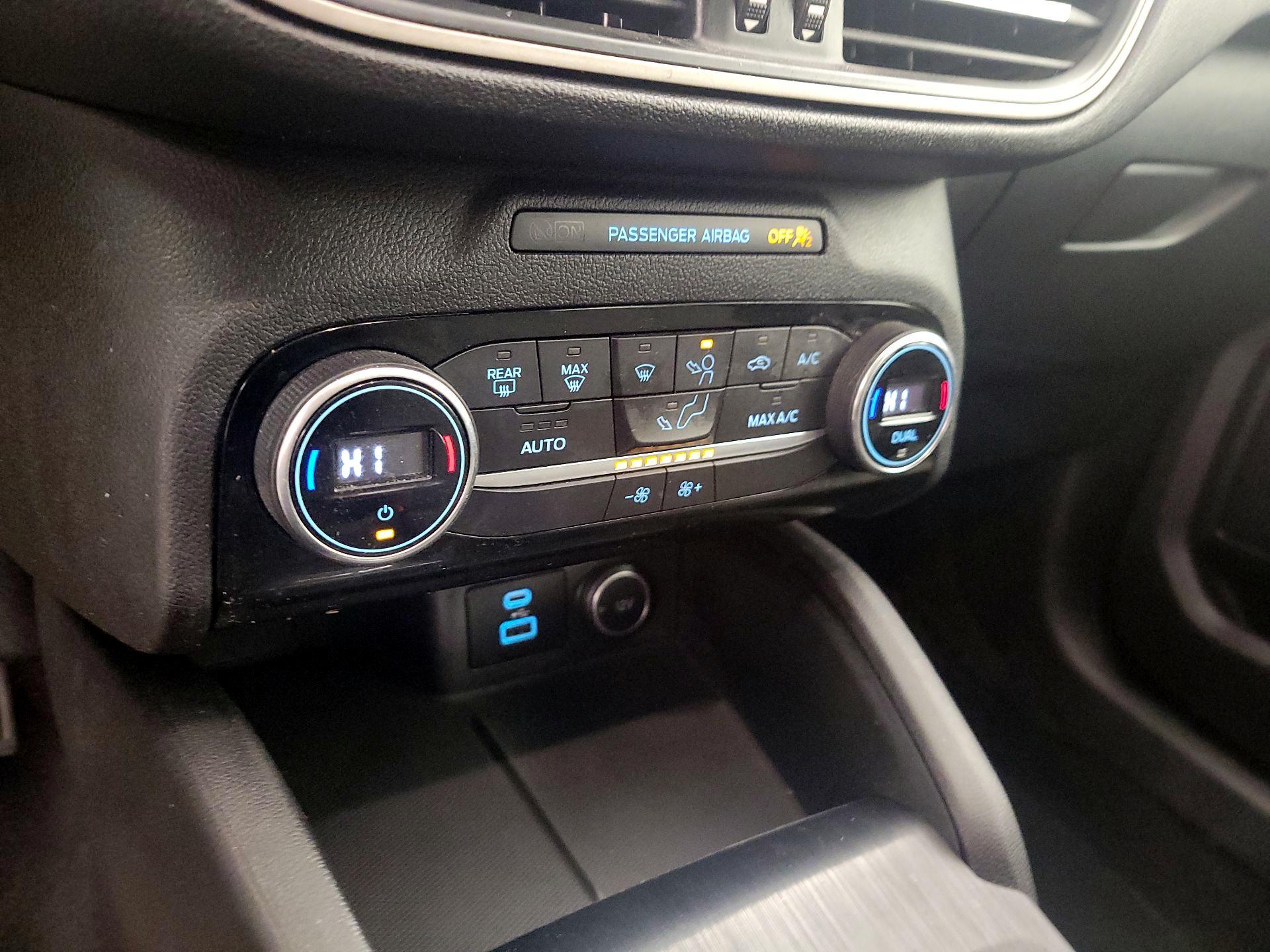 Thumbnail: 2021 Ford Escape - 16