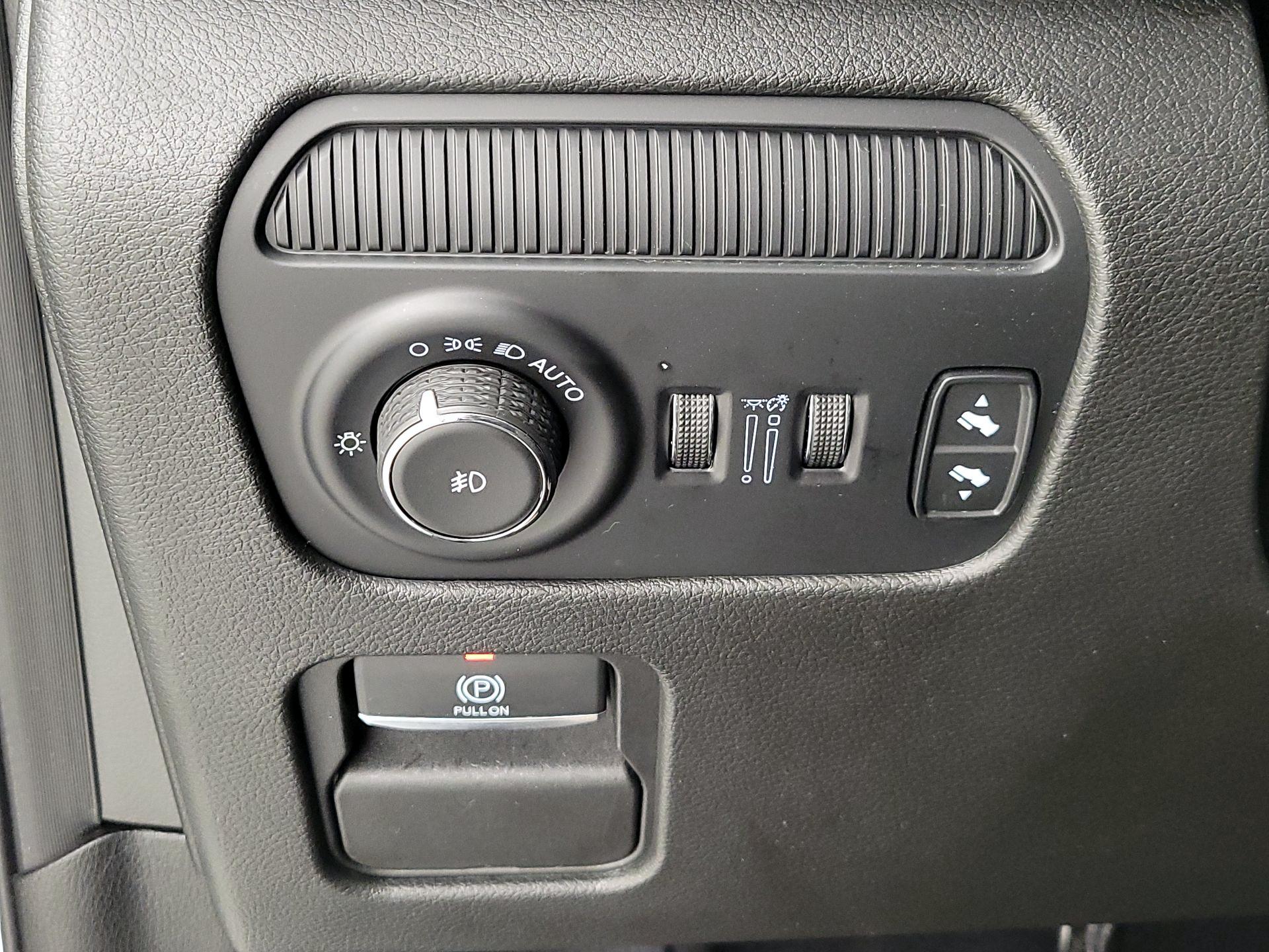 Thumbnail: 2024 Jeep Wagoneer - 13