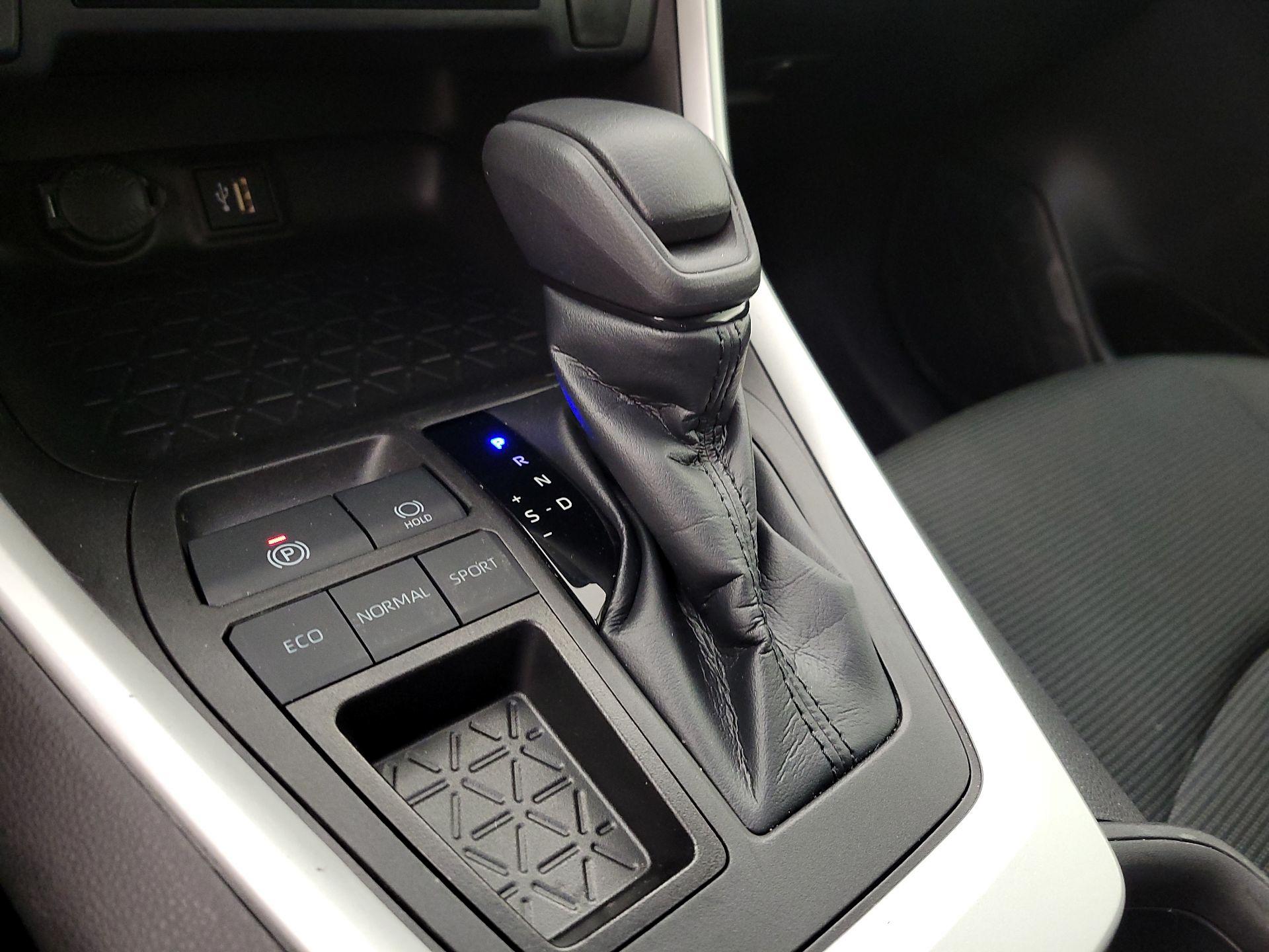 Thumbnail: 2023 Toyota RAV4 - 17