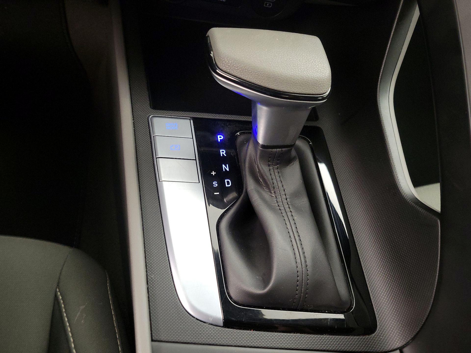 Thumbnail: 2024 Hyundai Elantra - 17