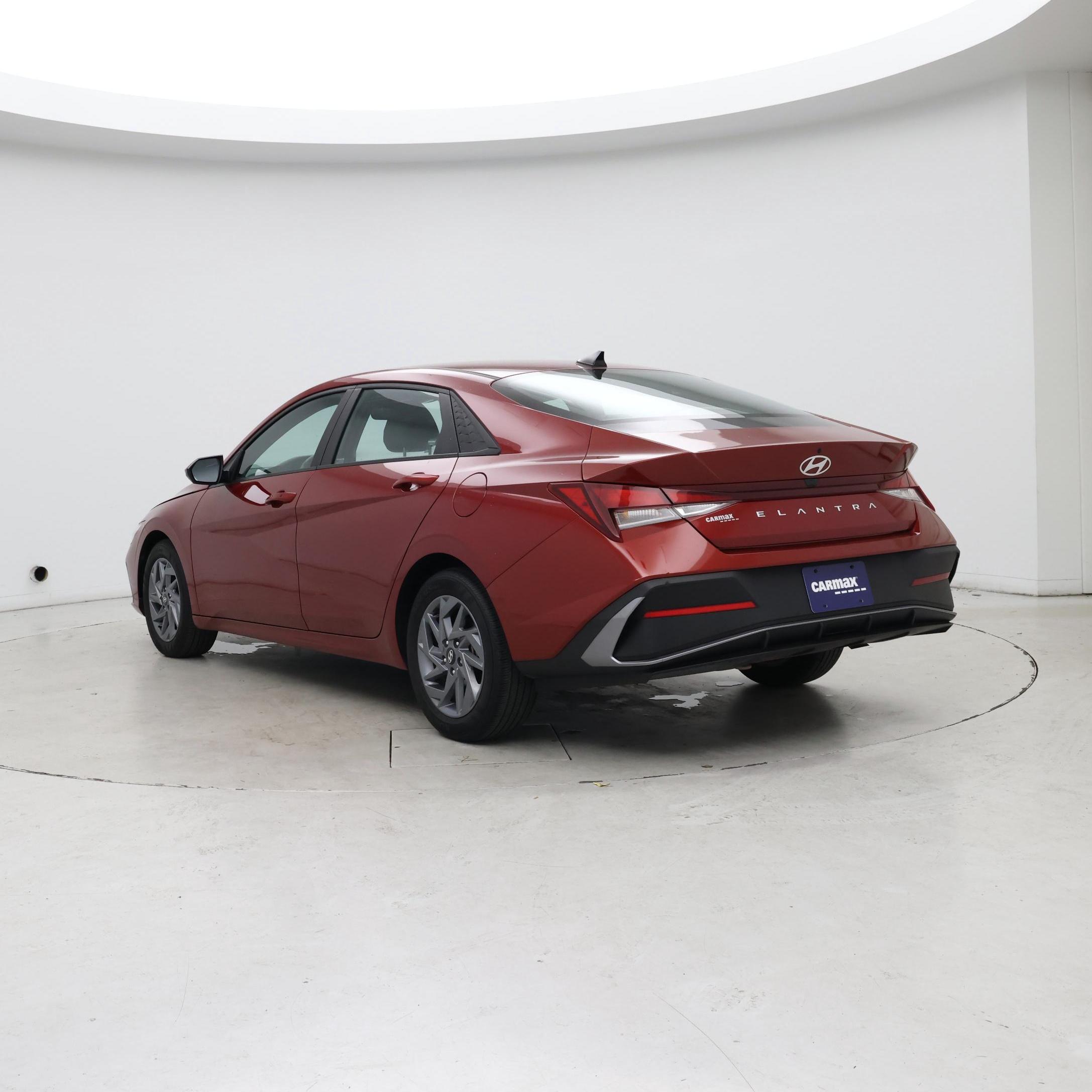 Thumbnail: 2024 Hyundai Elantra - 2