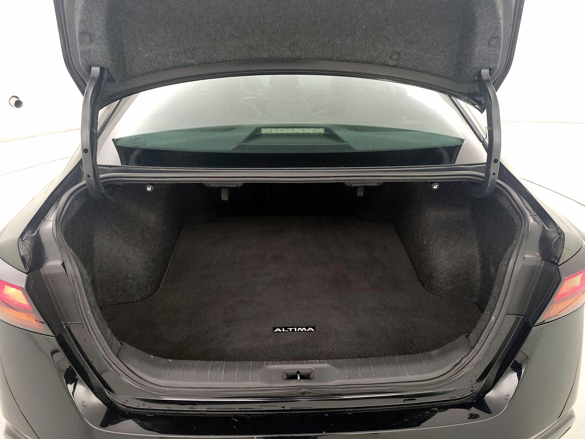 Thumbnail: 2019 Nissan Altima - 20