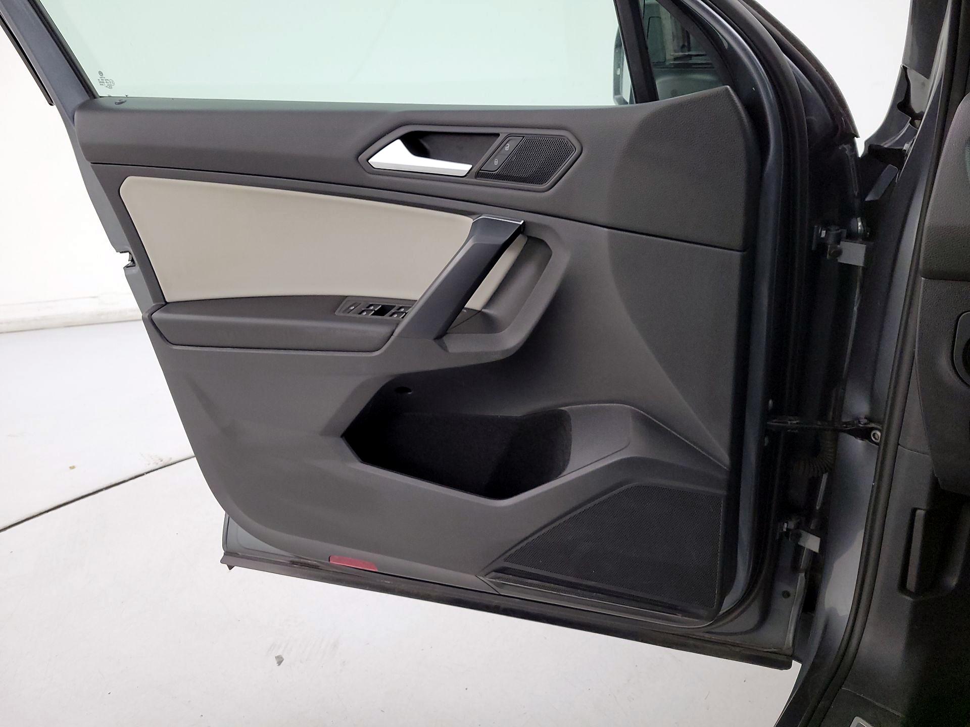 Thumbnail: 2021 Volkswagen Tiguan - 12