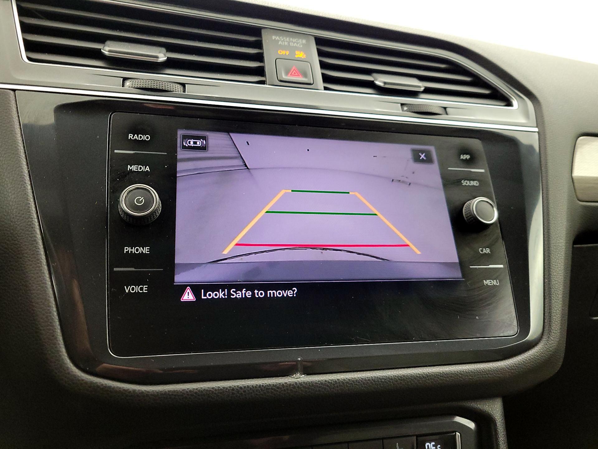 Thumbnail: 2021 Volkswagen Tiguan - 14