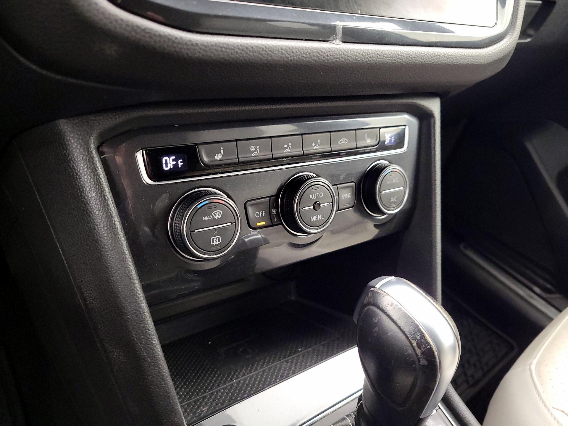 Thumbnail: 2021 Volkswagen Tiguan - 16