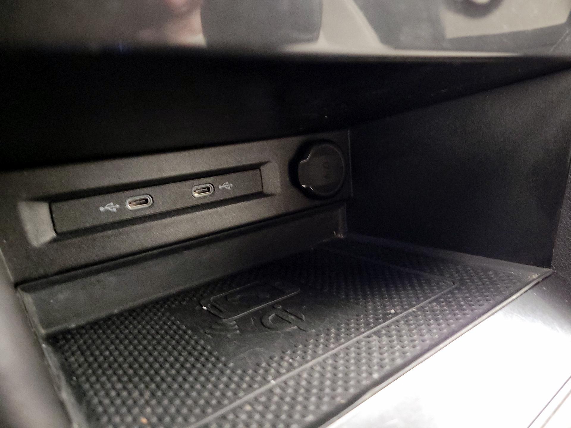 Thumbnail: 2021 Volkswagen Tiguan - 18