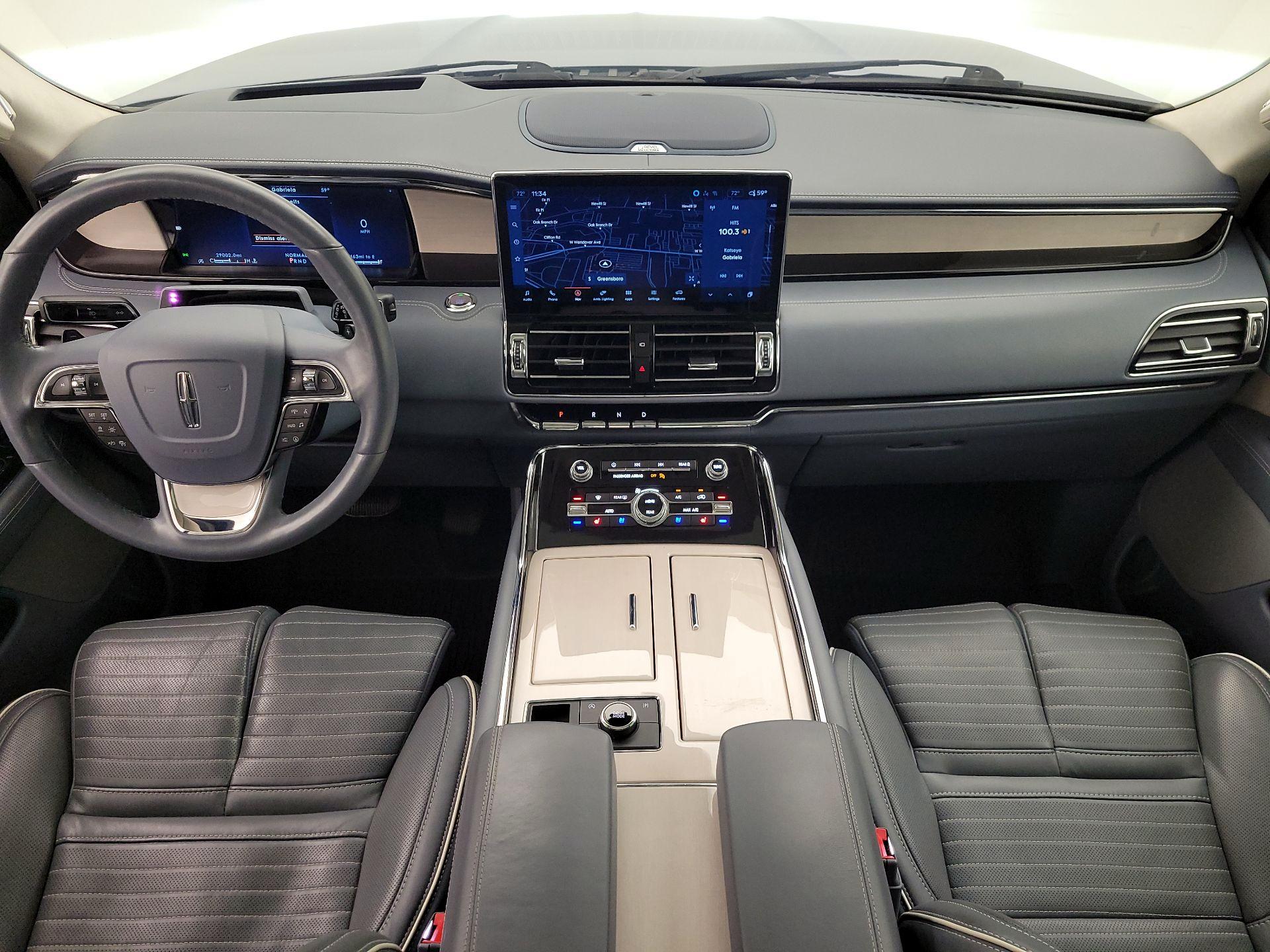 Thumbnail: 2022 Lincoln Navigator L - 9