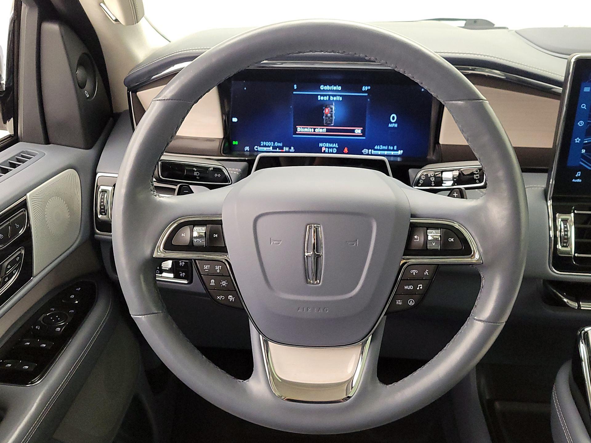 Thumbnail: 2022 Lincoln Navigator L - 10