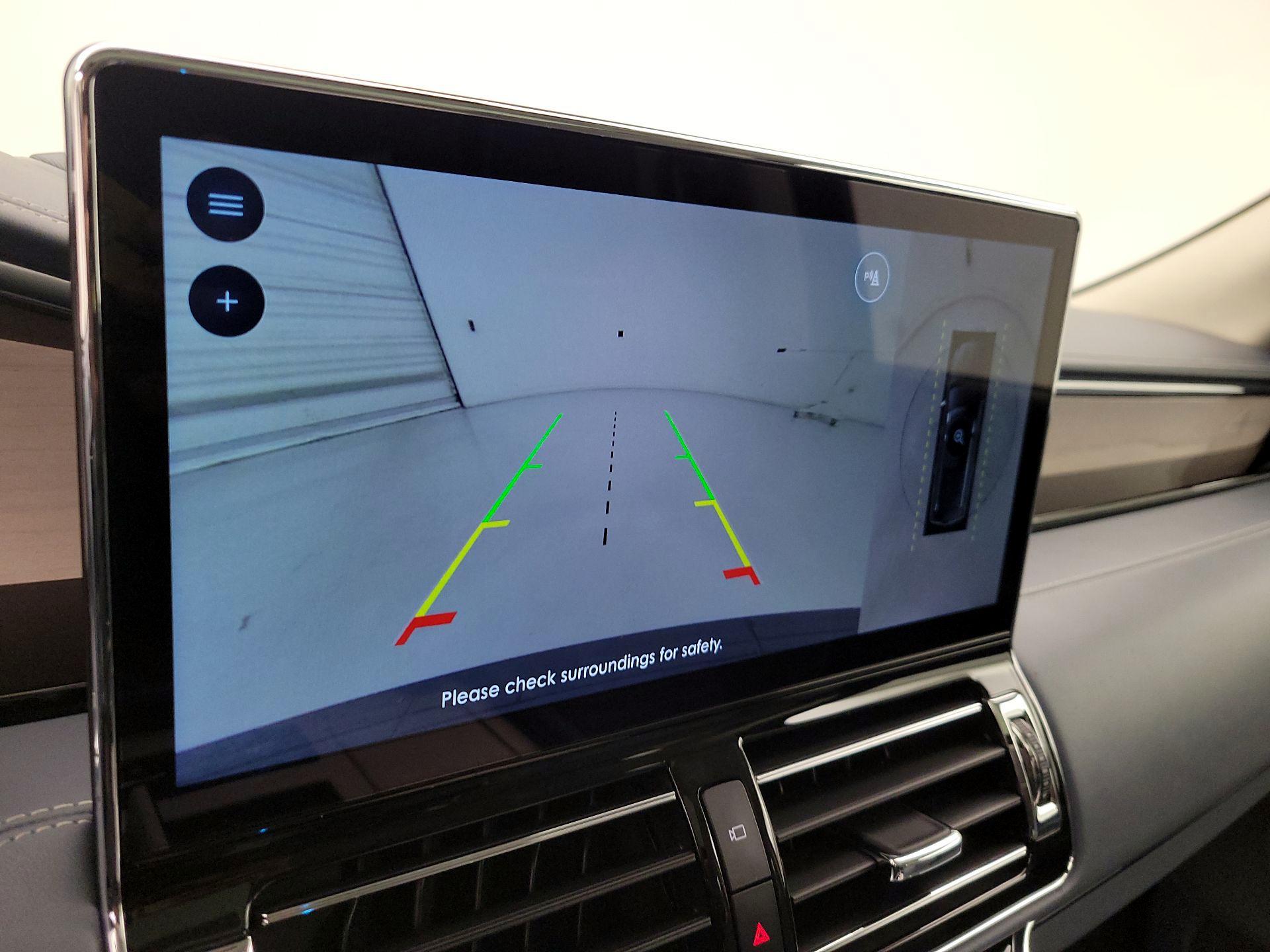 Thumbnail: 2022 Lincoln Navigator L - 15