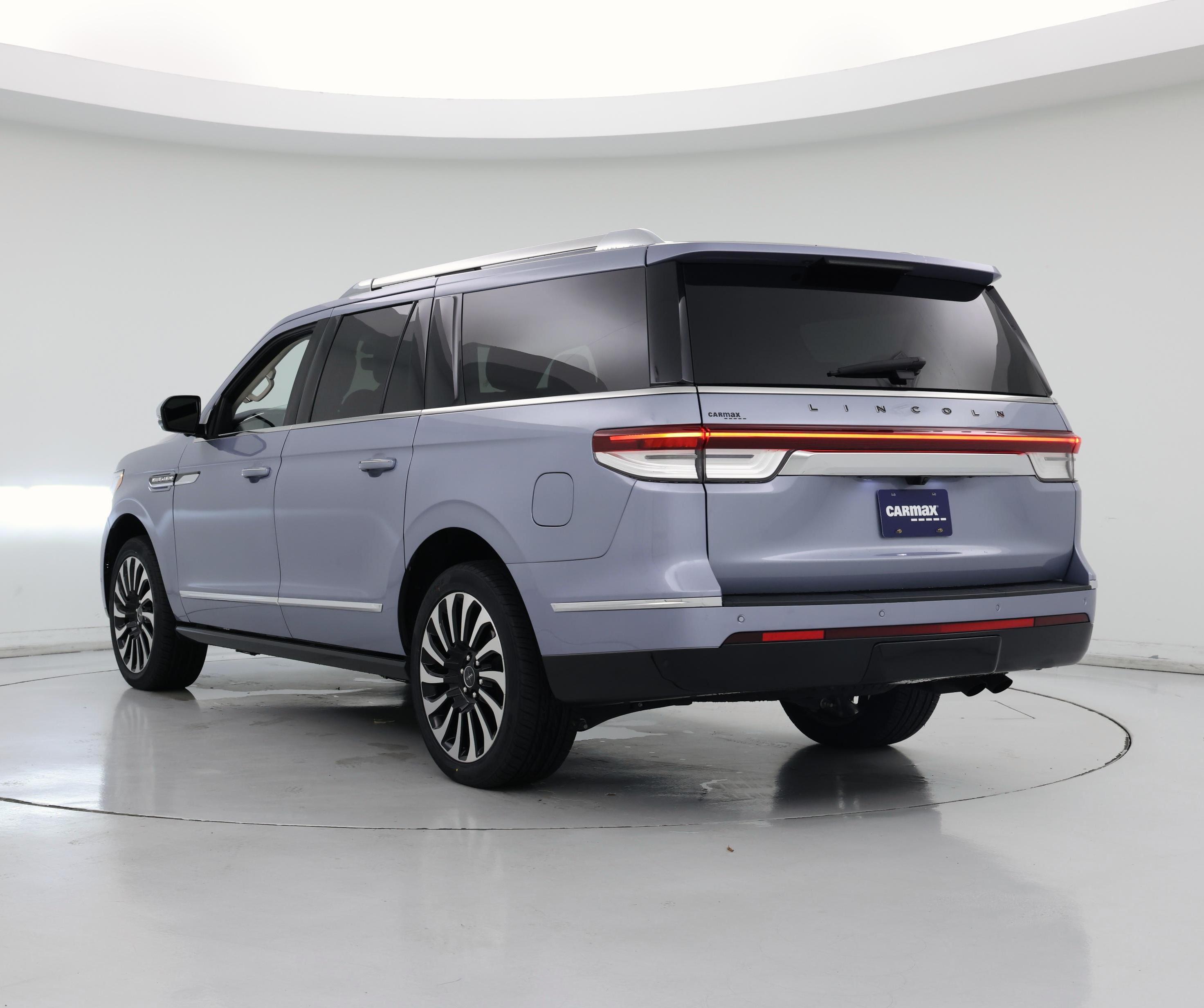 Thumbnail: 2022 Lincoln Navigator L - 2