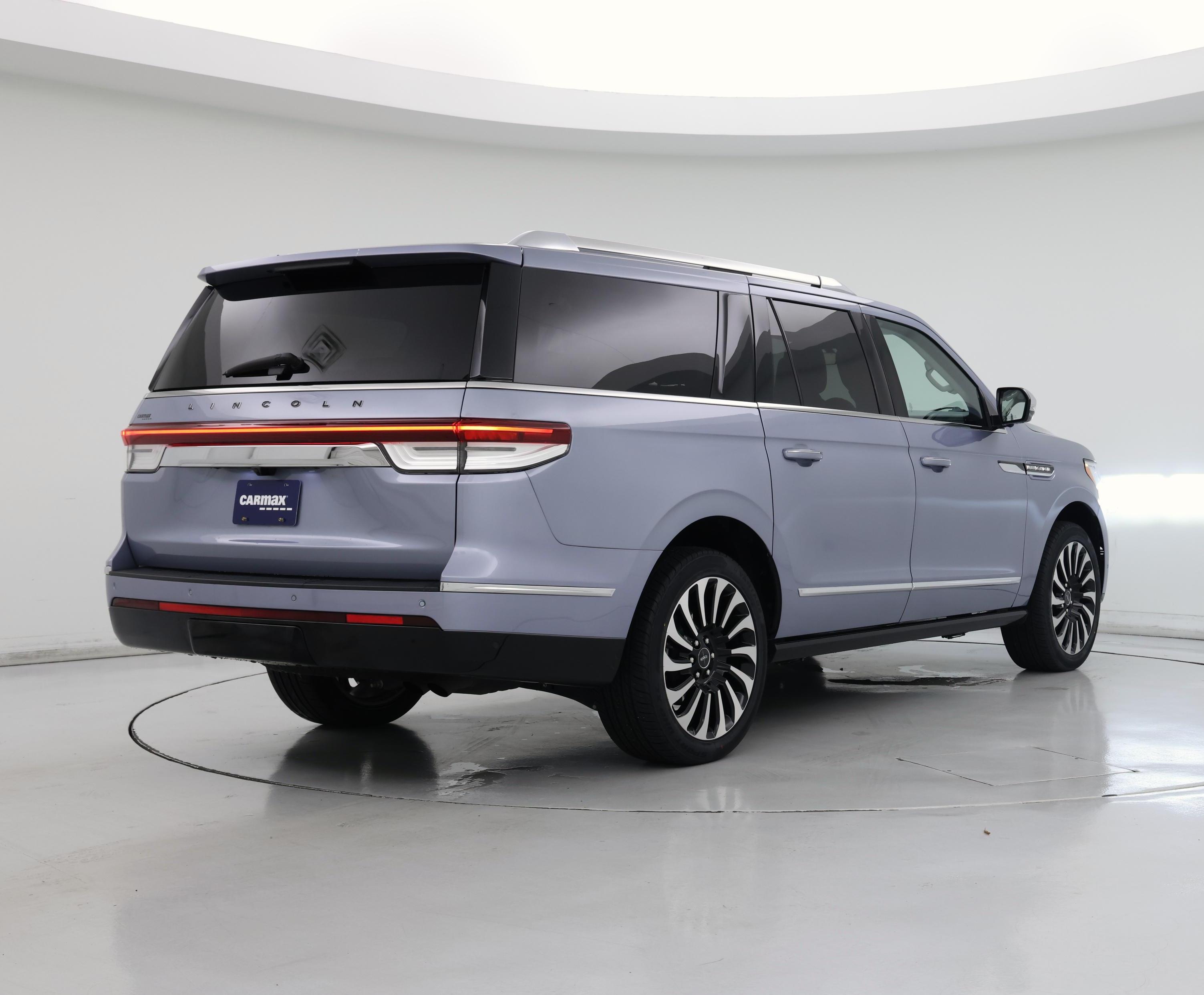 Thumbnail: 2022 Lincoln Navigator L - 8