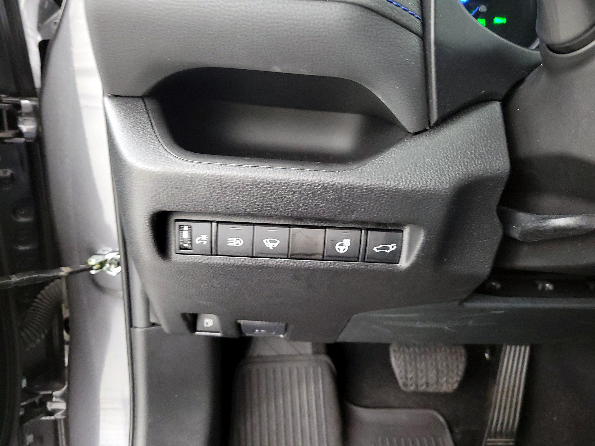 Thumbnail: 2022 Toyota RAV4 - 13