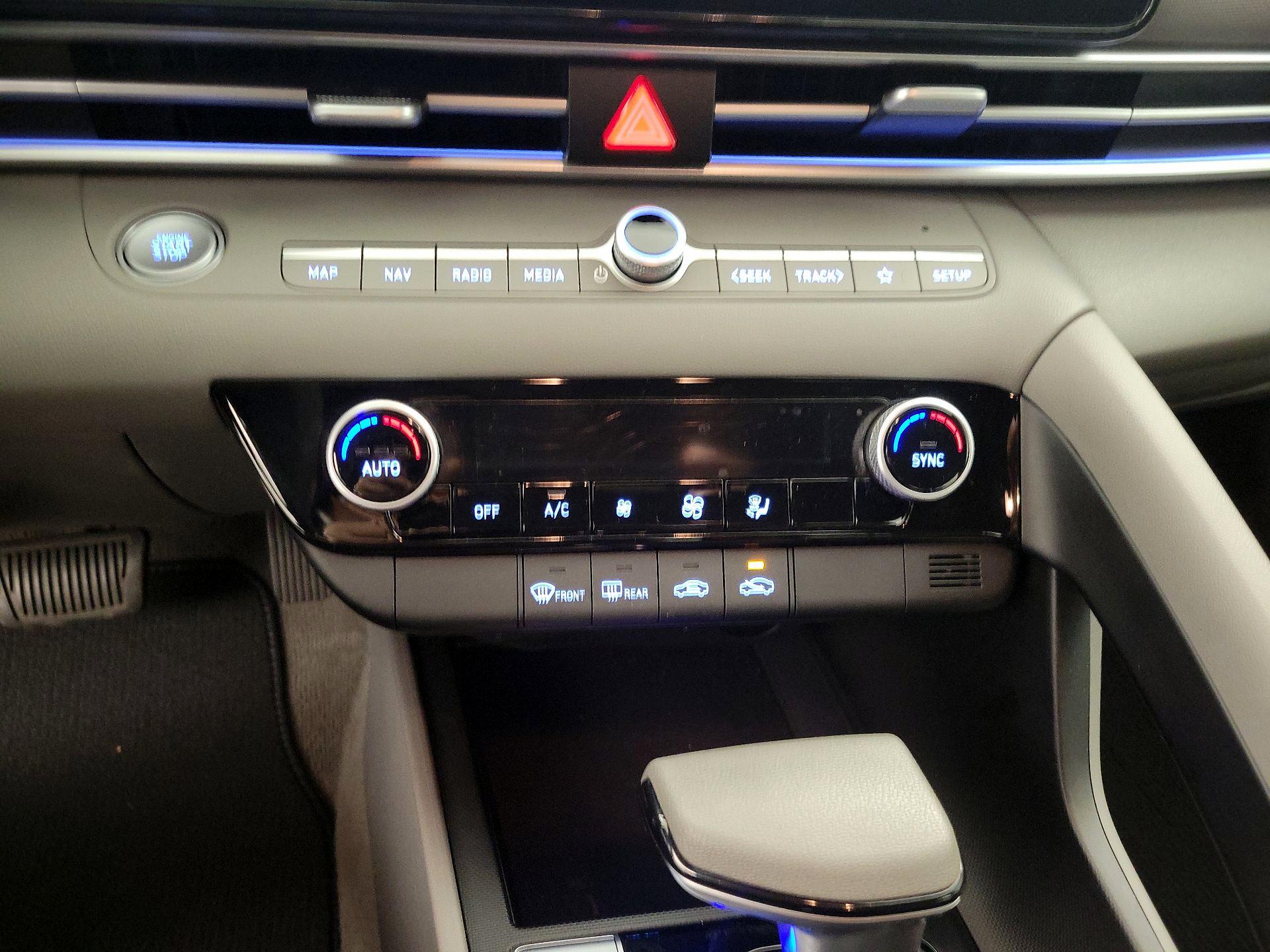 Thumbnail: 2024 Hyundai Elantra - 16