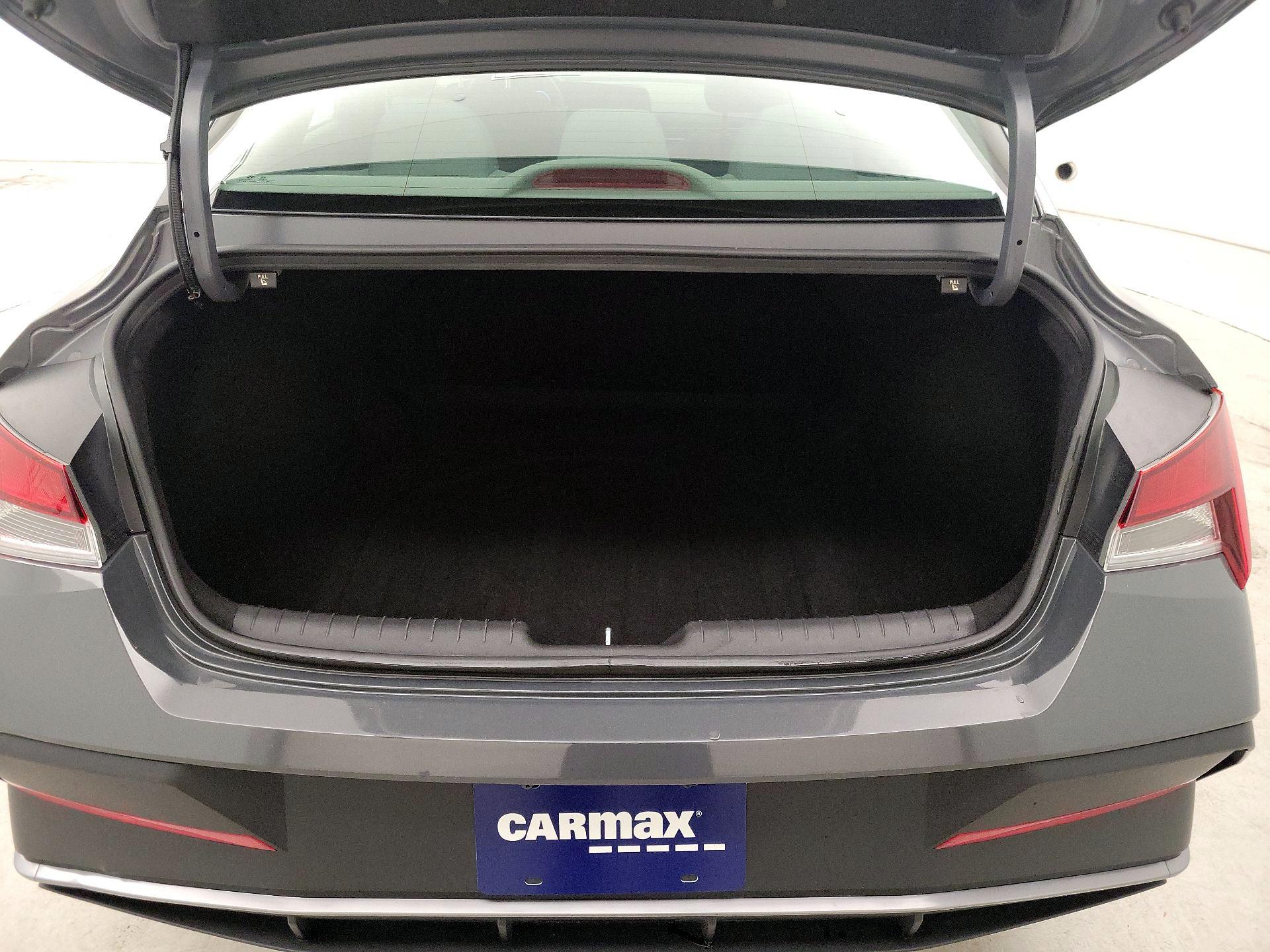 Thumbnail: 2024 Hyundai Elantra - 20