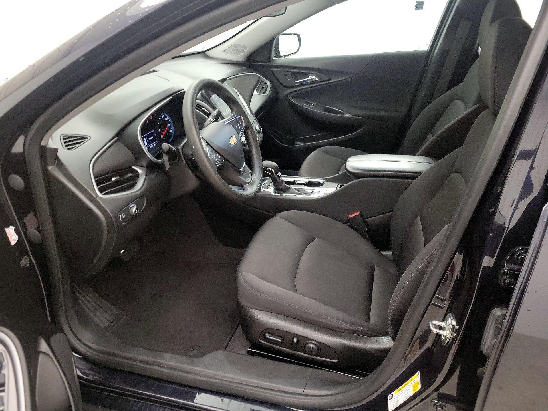 Thumbnail: 2023 Chevrolet Malibu - 11