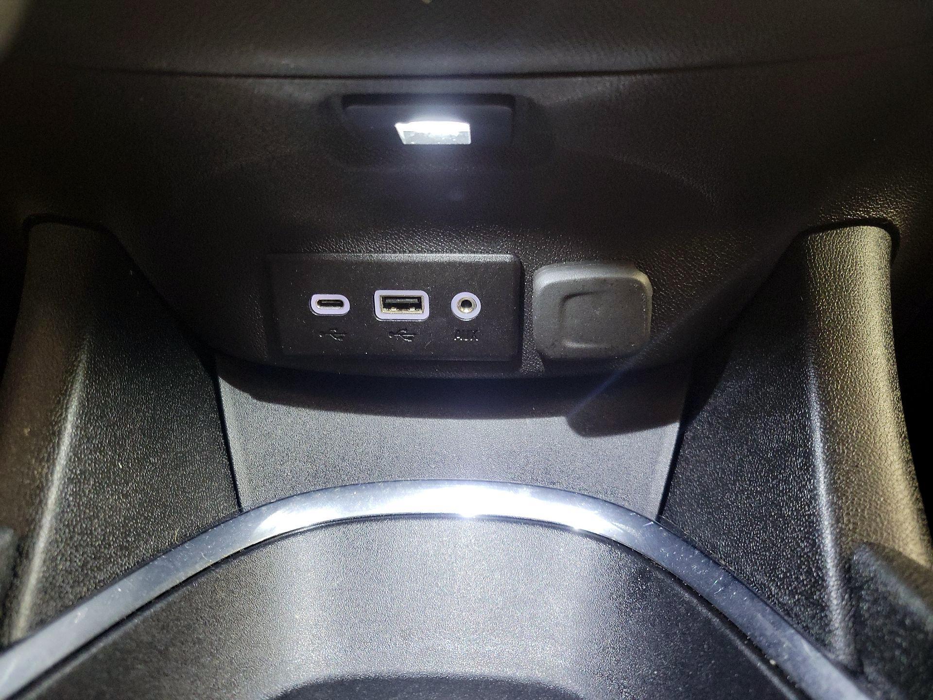 Thumbnail: 2023 Chevrolet Malibu - 18