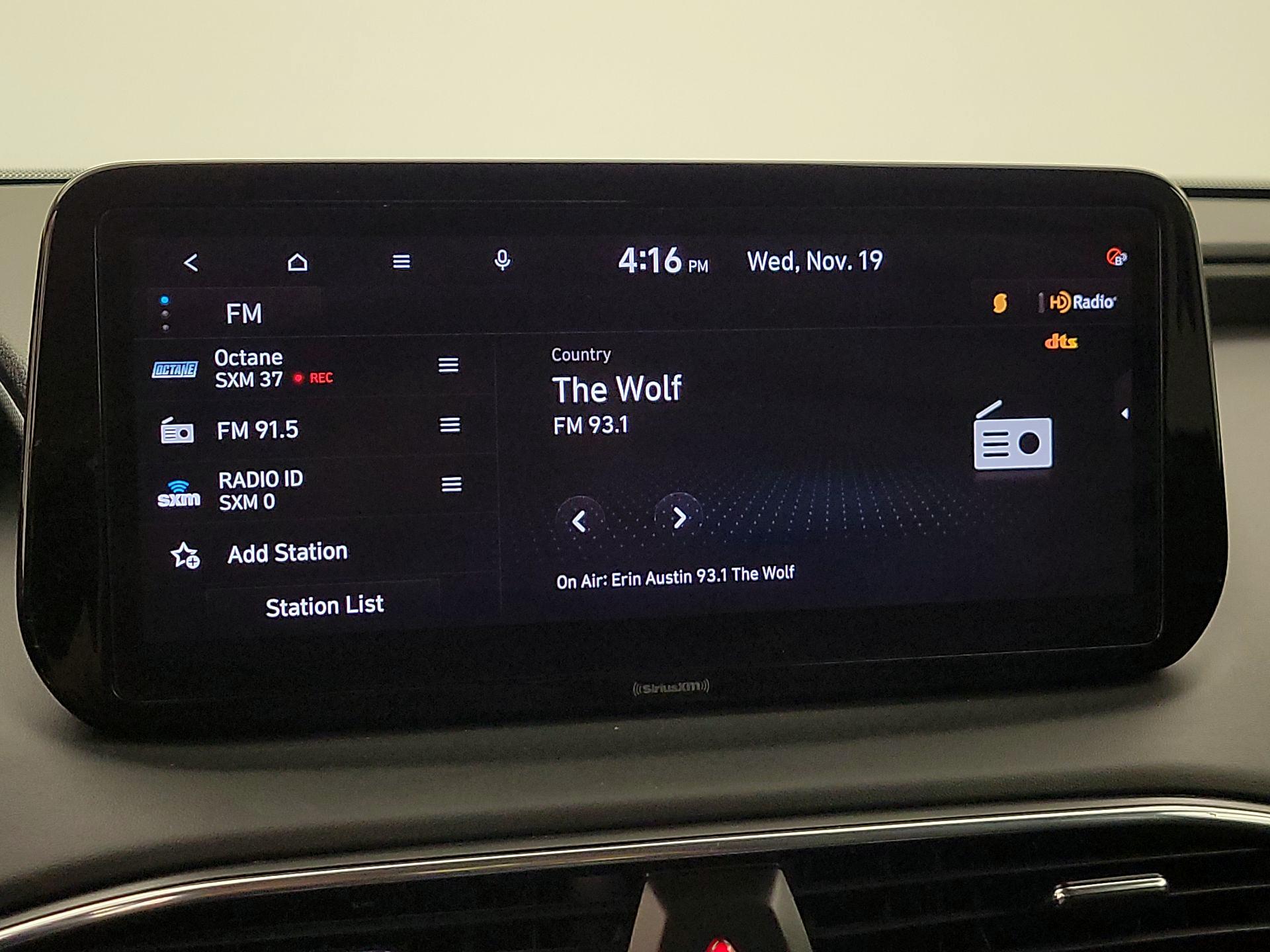 Thumbnail: 2023 Hyundai Santa Fe - 16