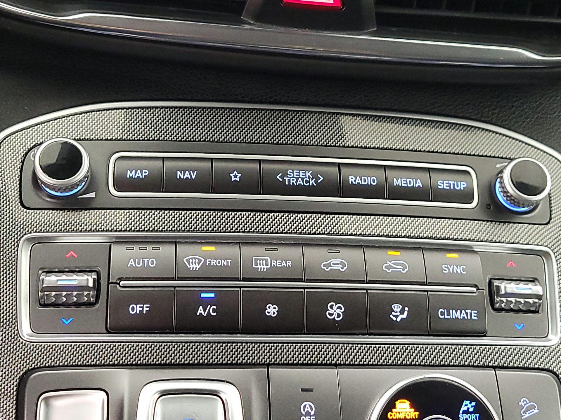 Thumbnail: 2023 Hyundai Santa Fe - 17