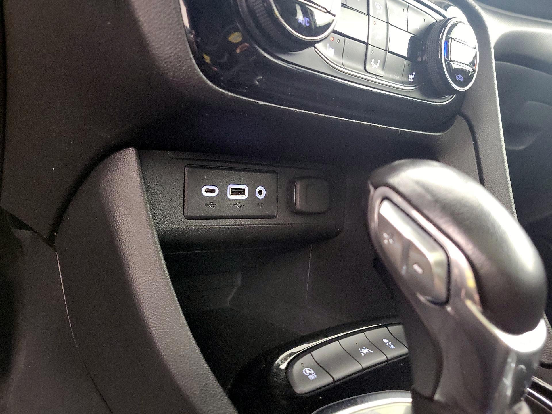 Thumbnail: 2023 Buick Encore GX - 18