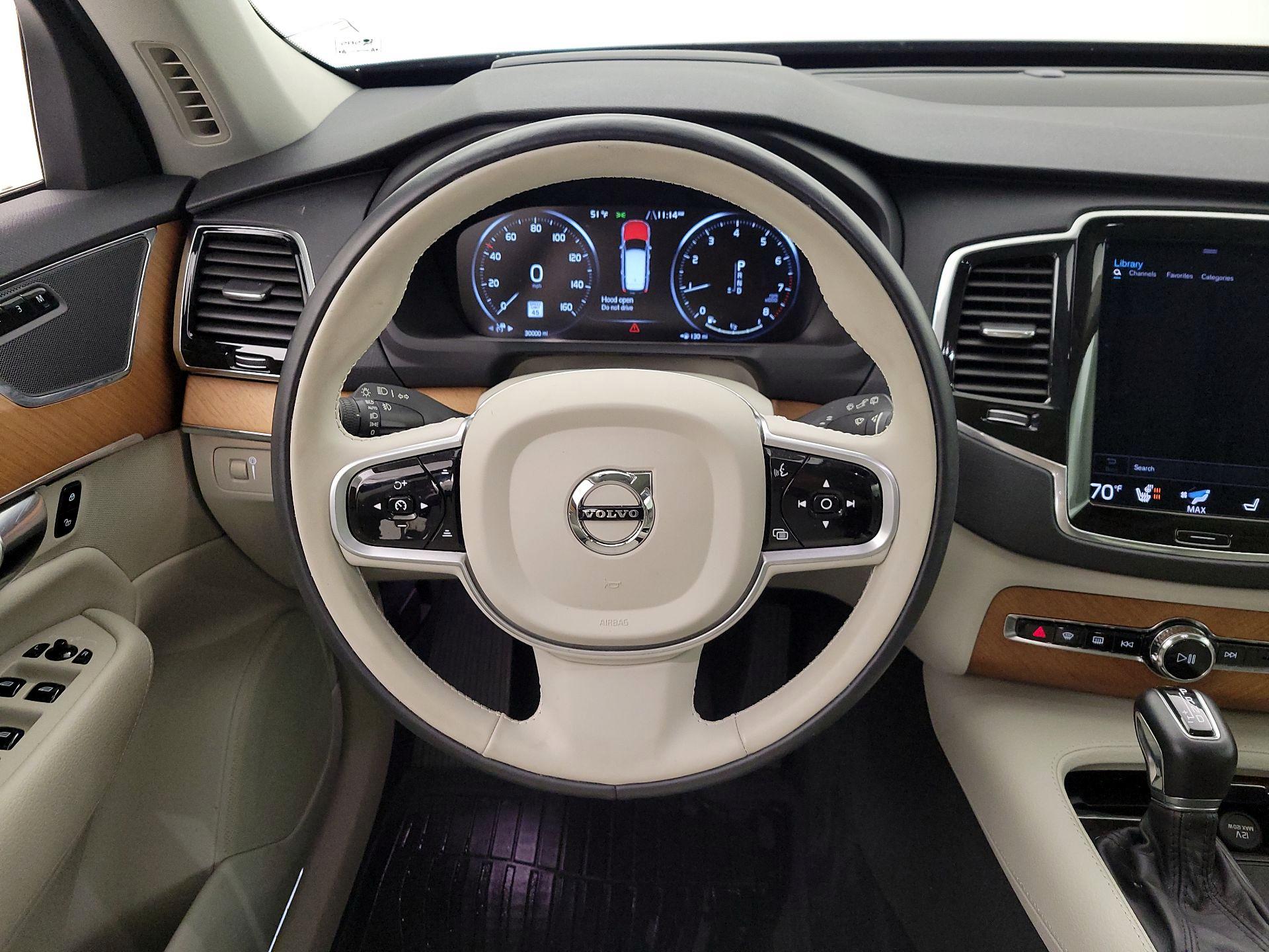 Thumbnail: 2022 Volvo XC90 - 10